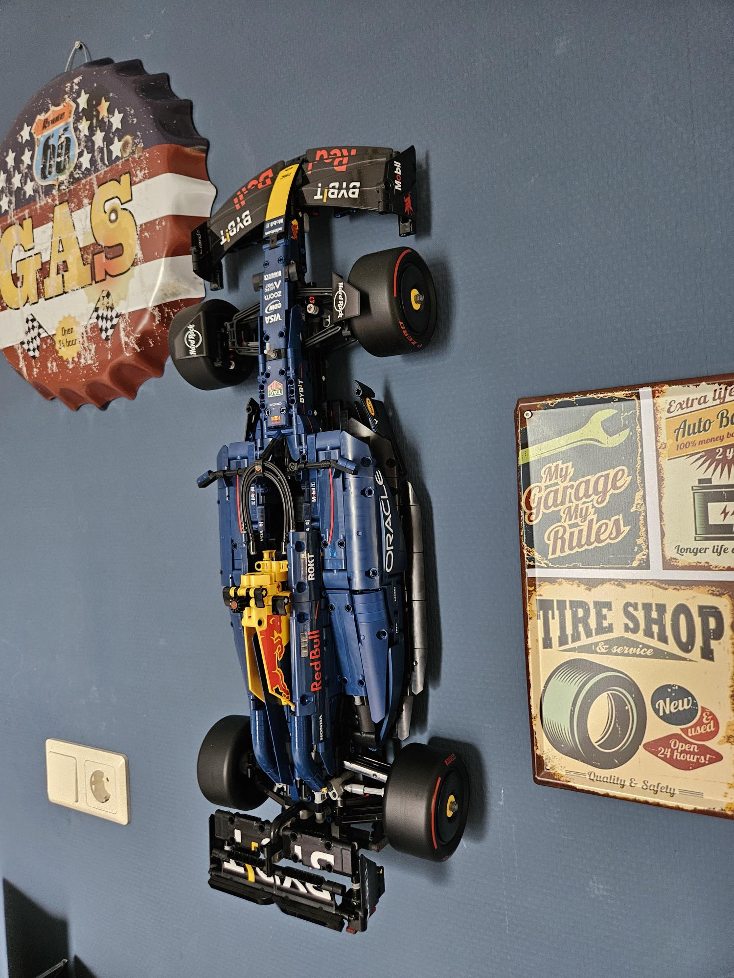 Lego F1 RedBull wallmount