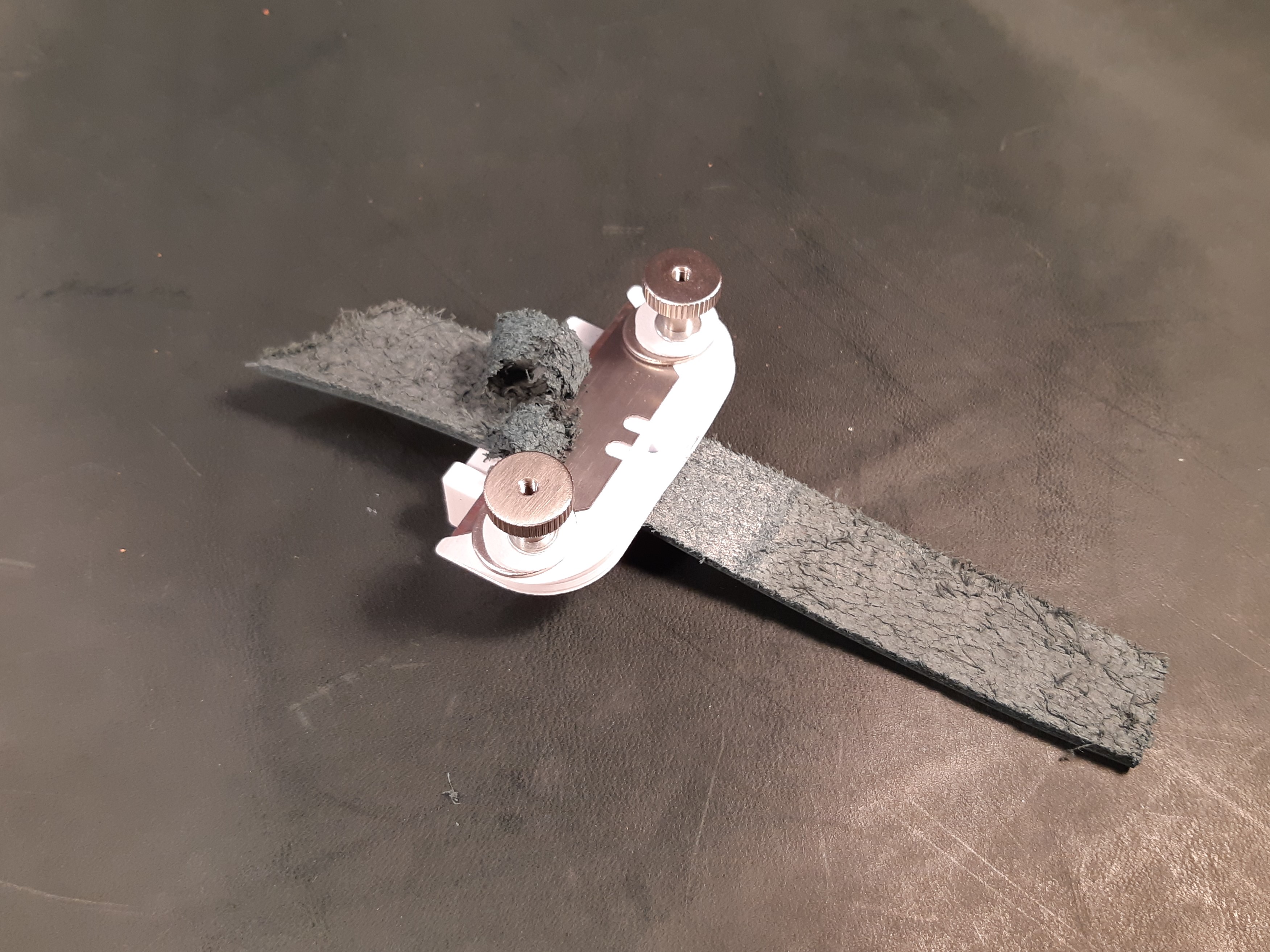 Leather splitter