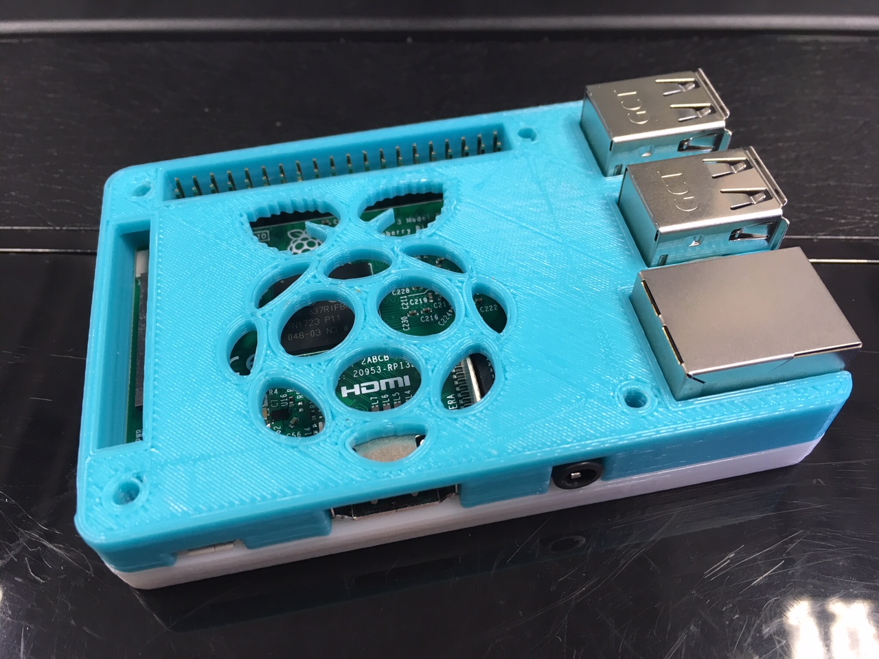 Raspberry Pi 2/3 Case (compatible with Pi HATs)