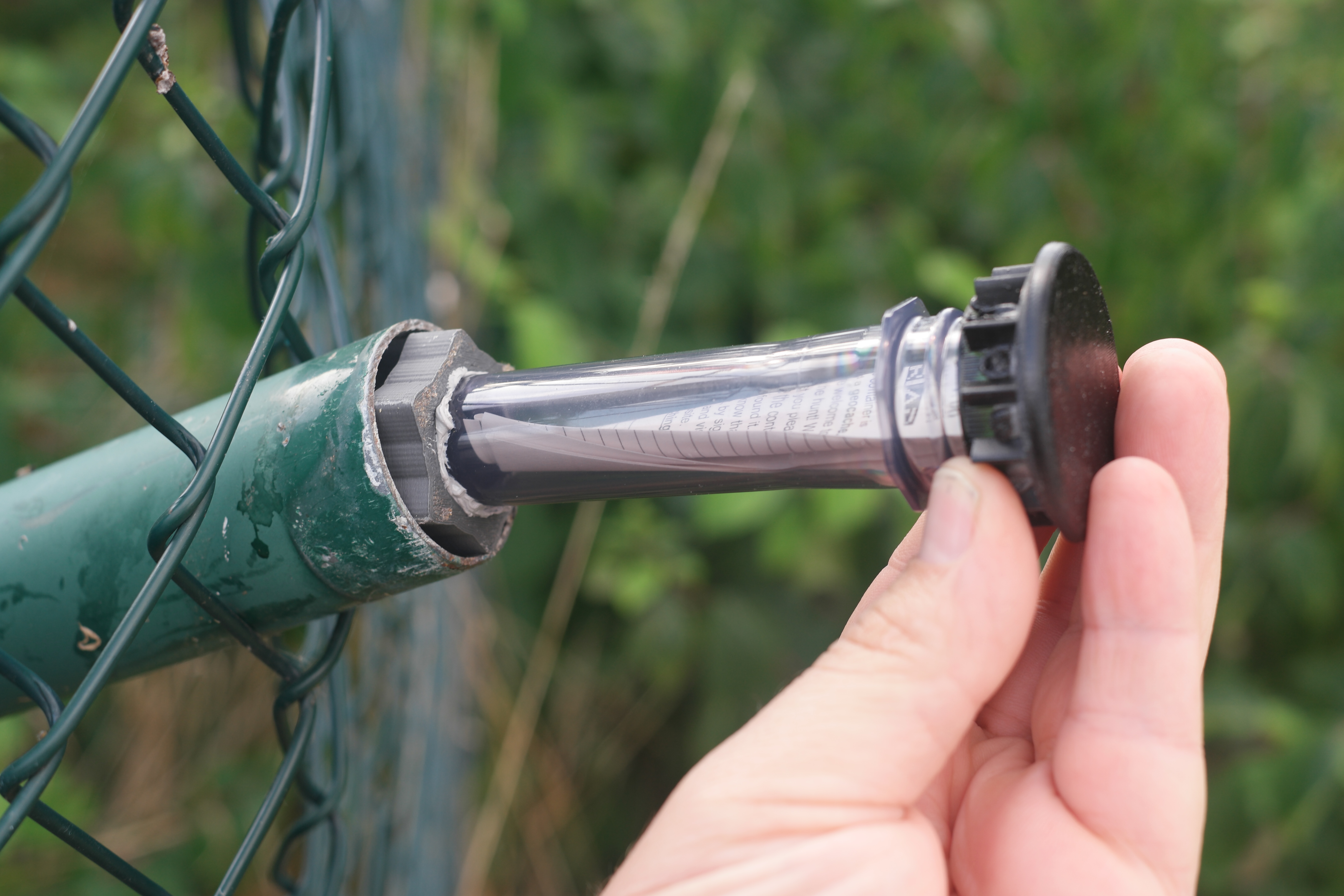 PET Petling Geocache fence pole cap