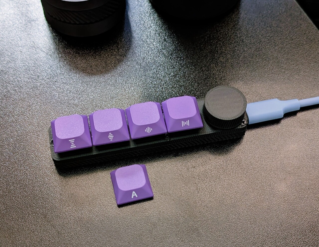 BLE media control macro pad (OpenSCAD)