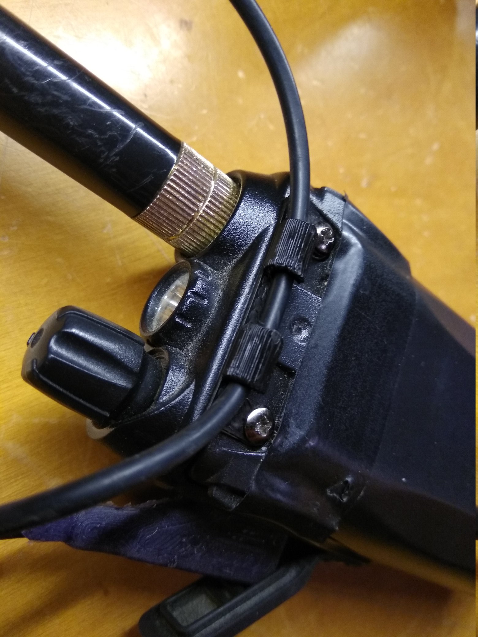 Baofeng UV-82 cable protector clip