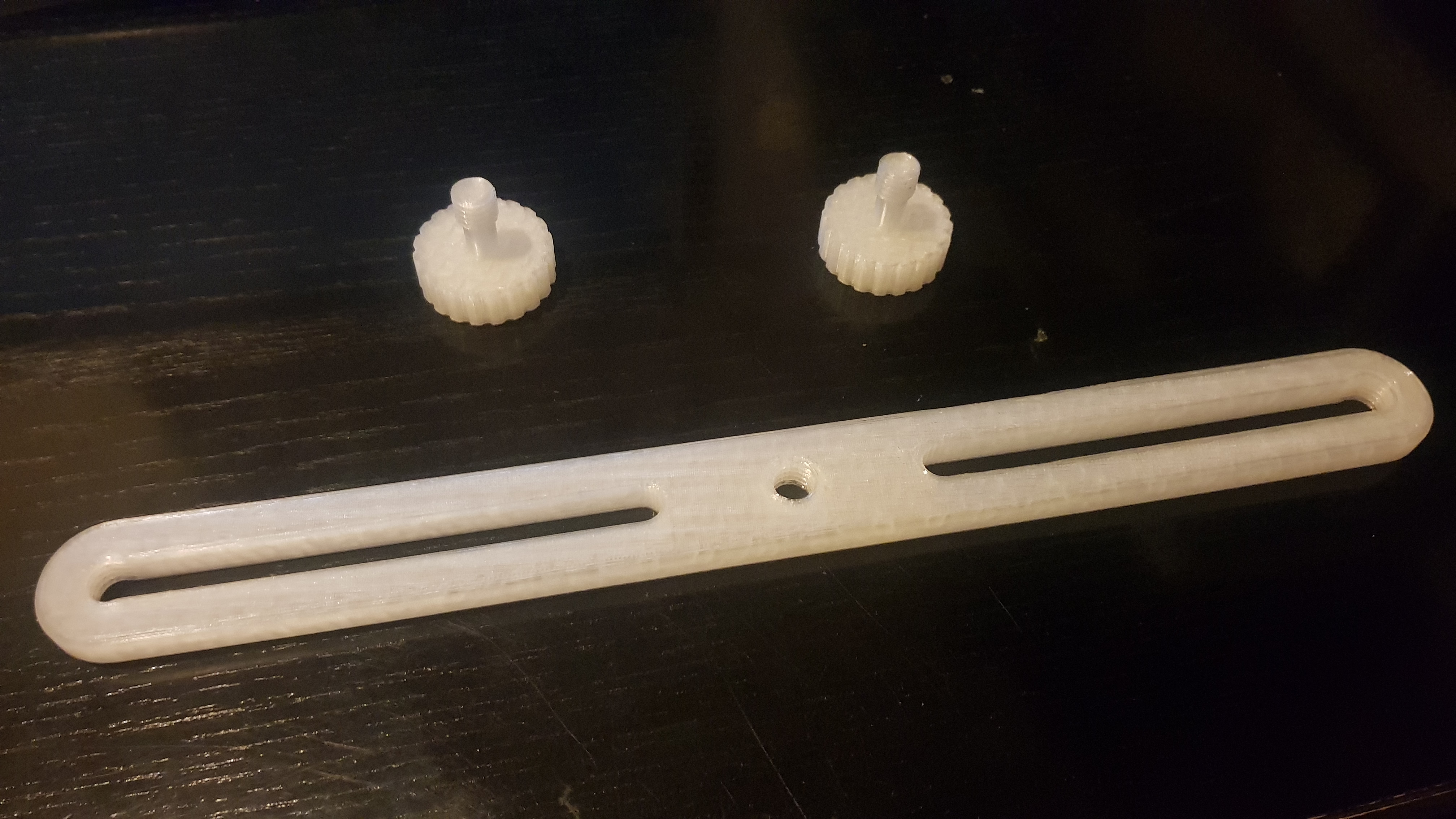 Stereo couple bar