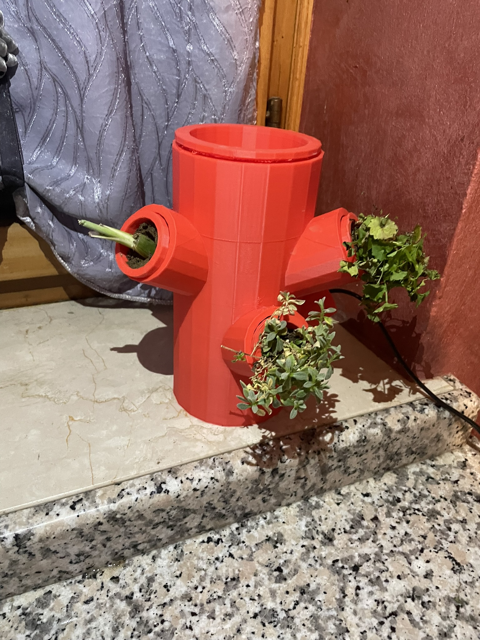 Hydroponic tower