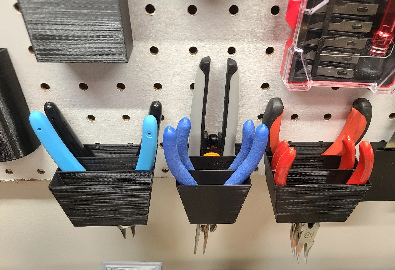 Pegboard Pliers Mounts