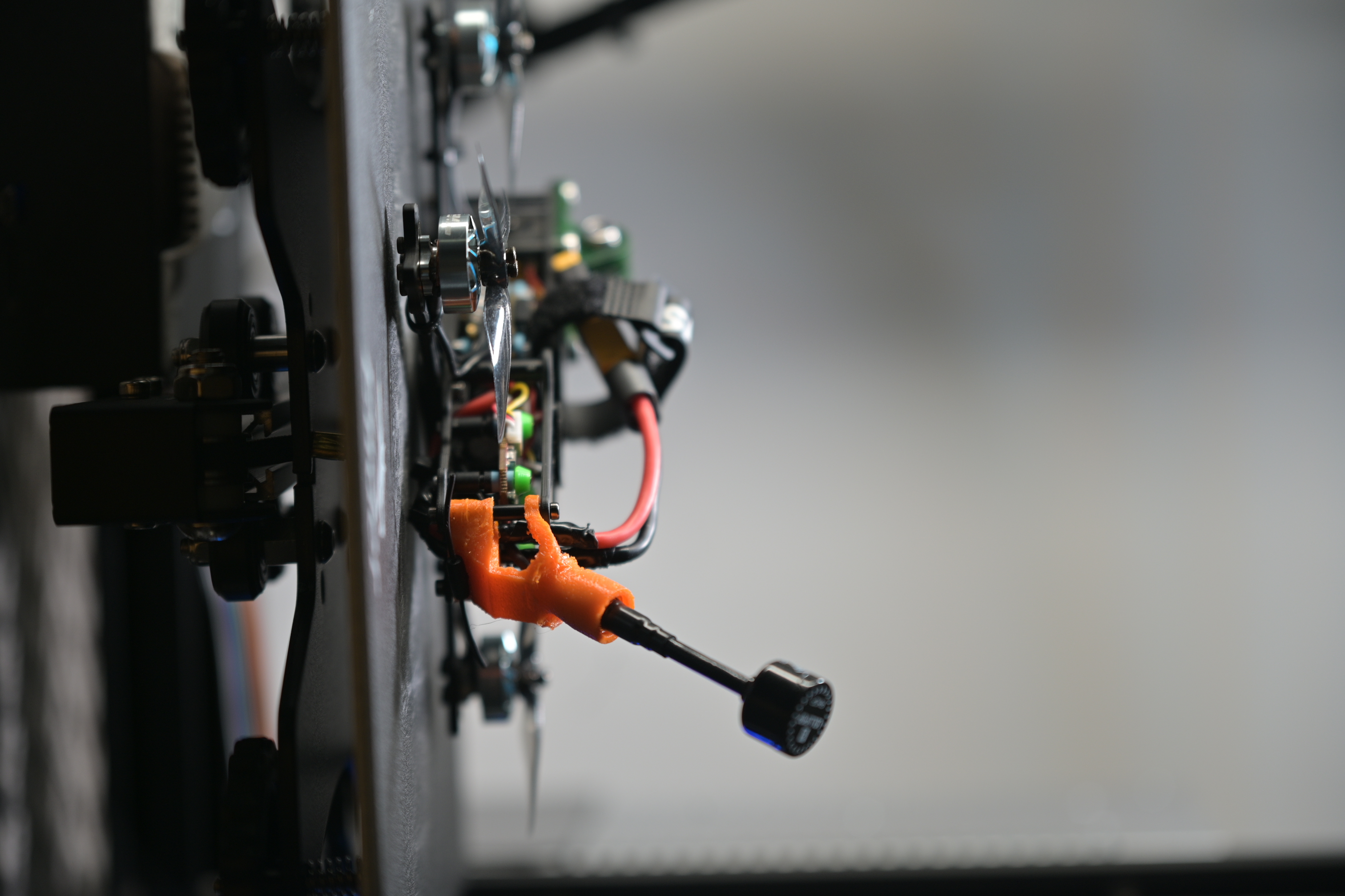 Quadmula Siren F3 SMA Antenna Holder