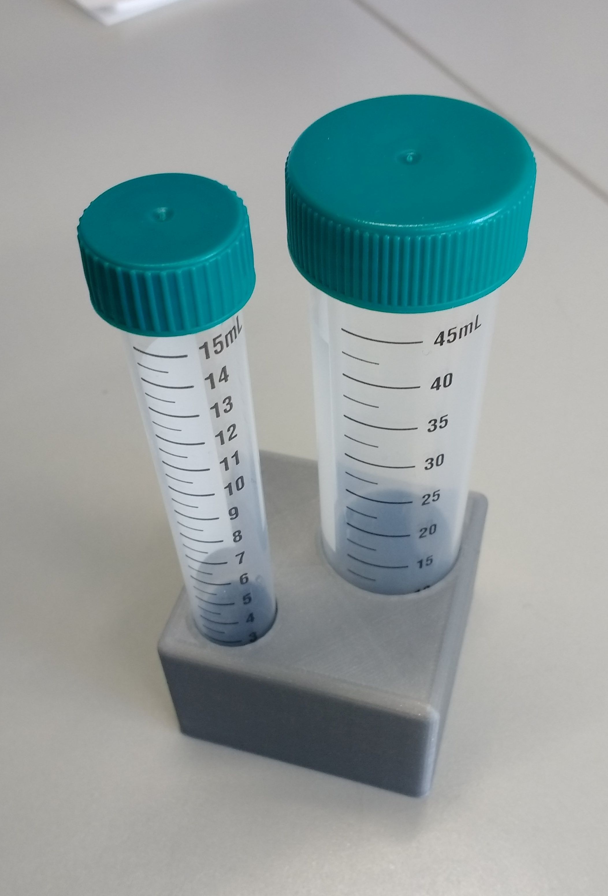 stand for centrifuge (falcon ) and eppendorf tubes / Ständer für Zentrifugenröhrchen und Eppis