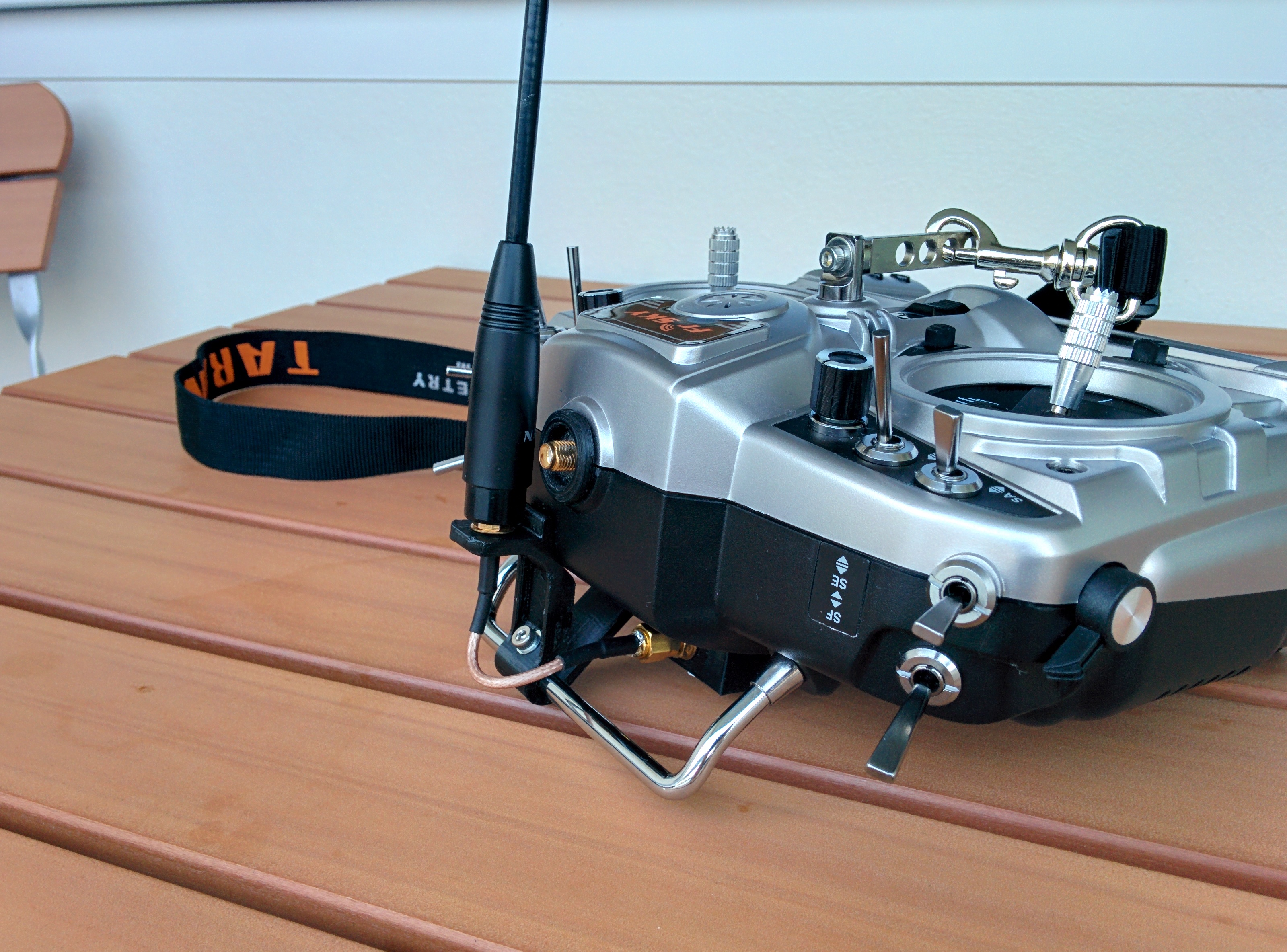 Taranis external antenna mount