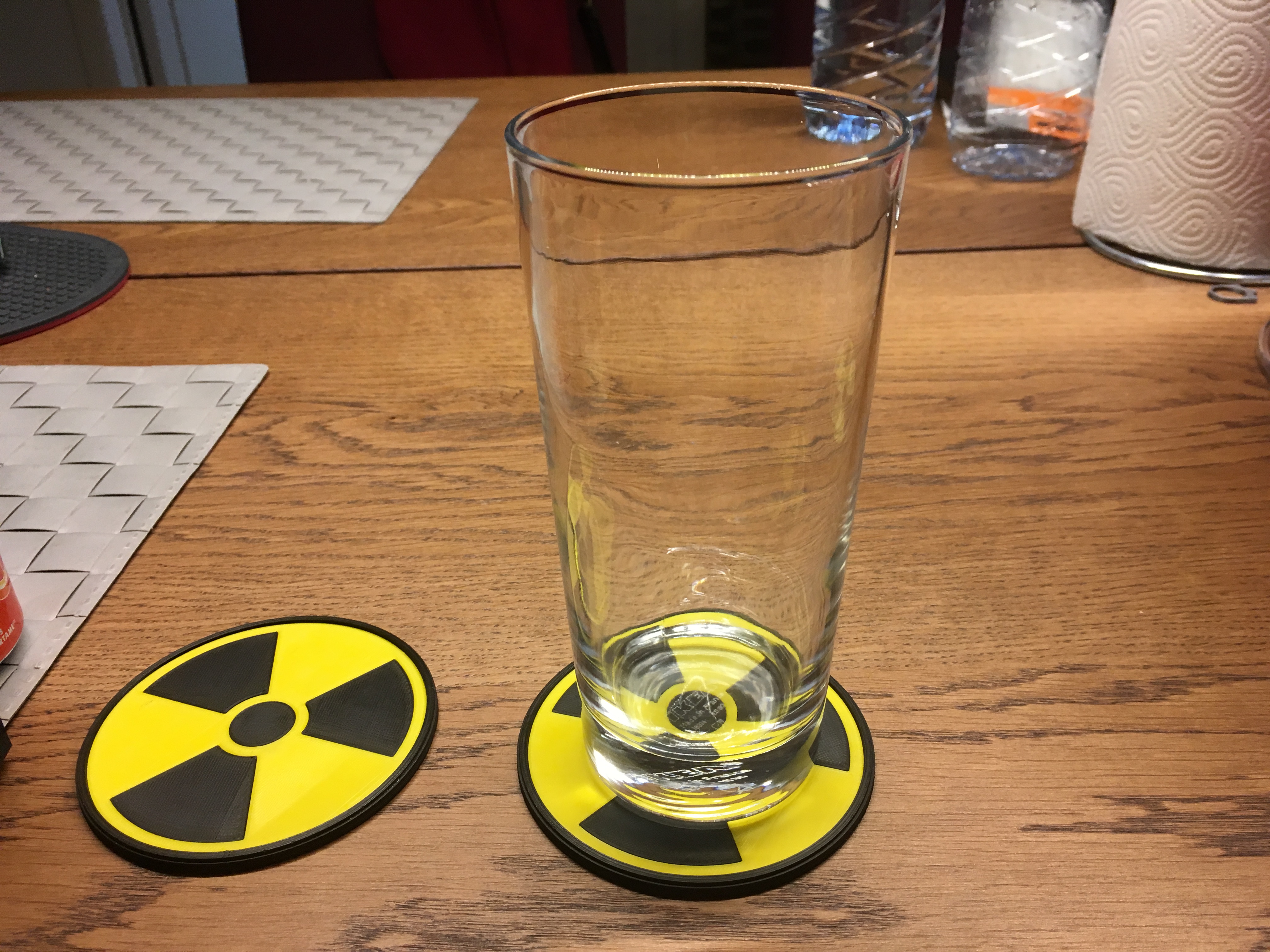 Stackable radiation coaster