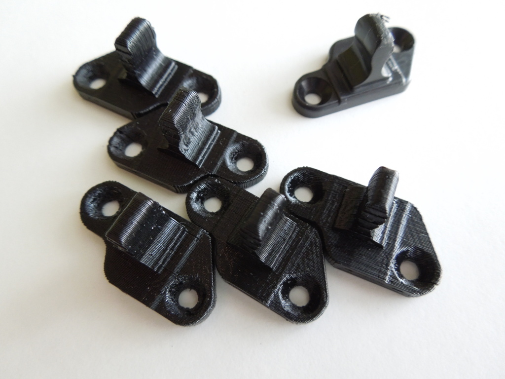 Trunk cover clip - Suzuki Grand Vitara