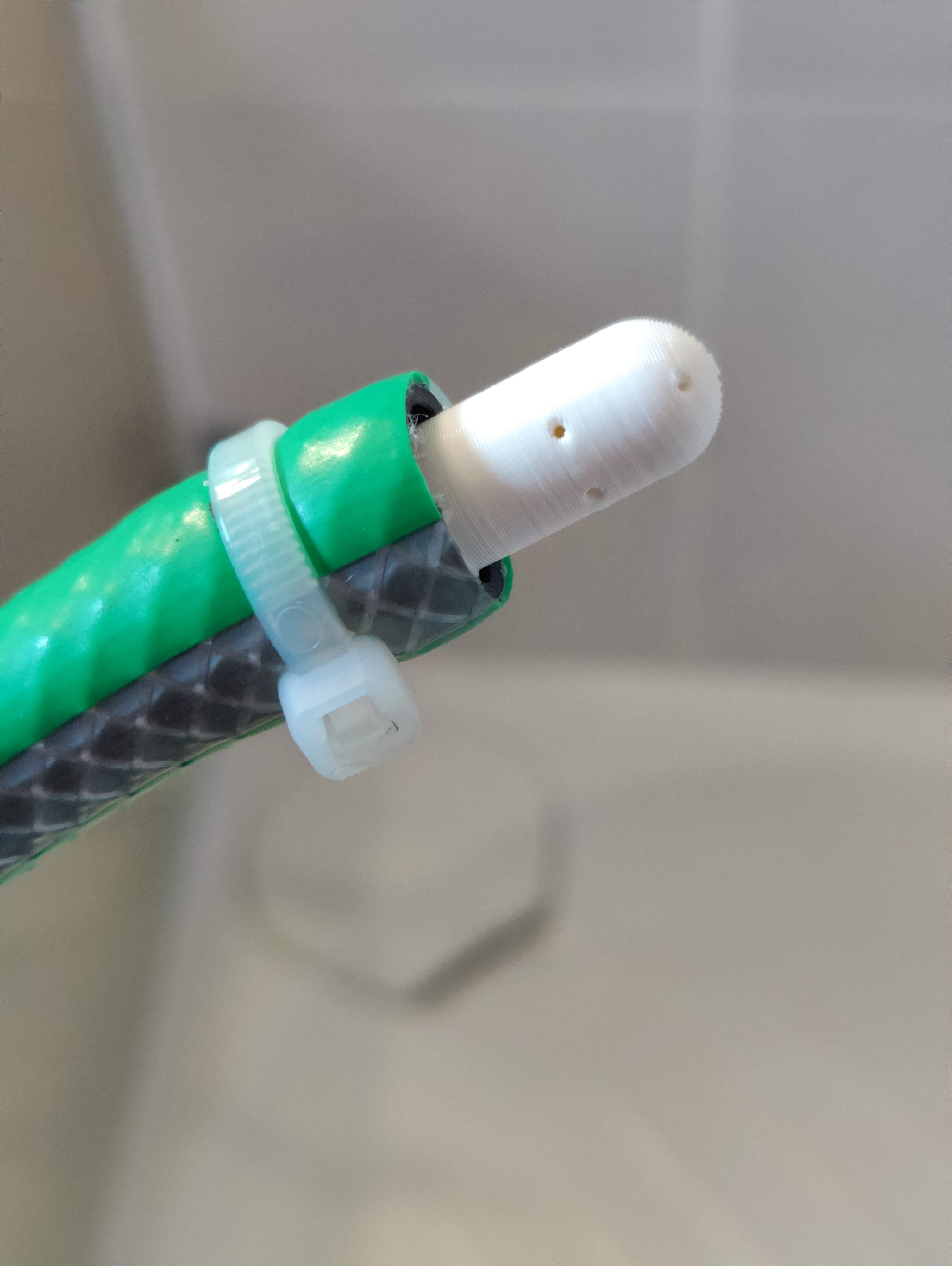 pipe unclogging nozzle for garden hose