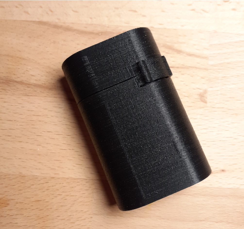 18650 battery box with twist lock