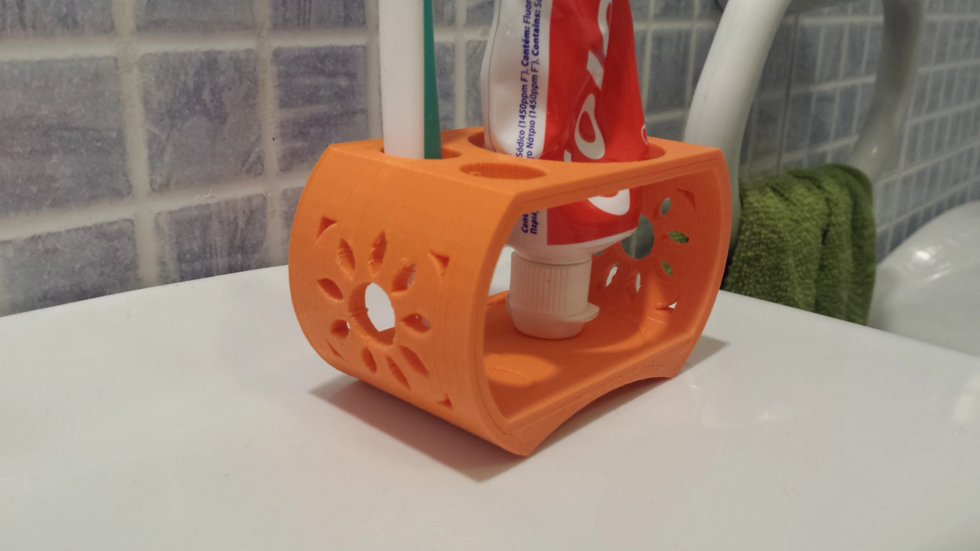 Toothbrush holder