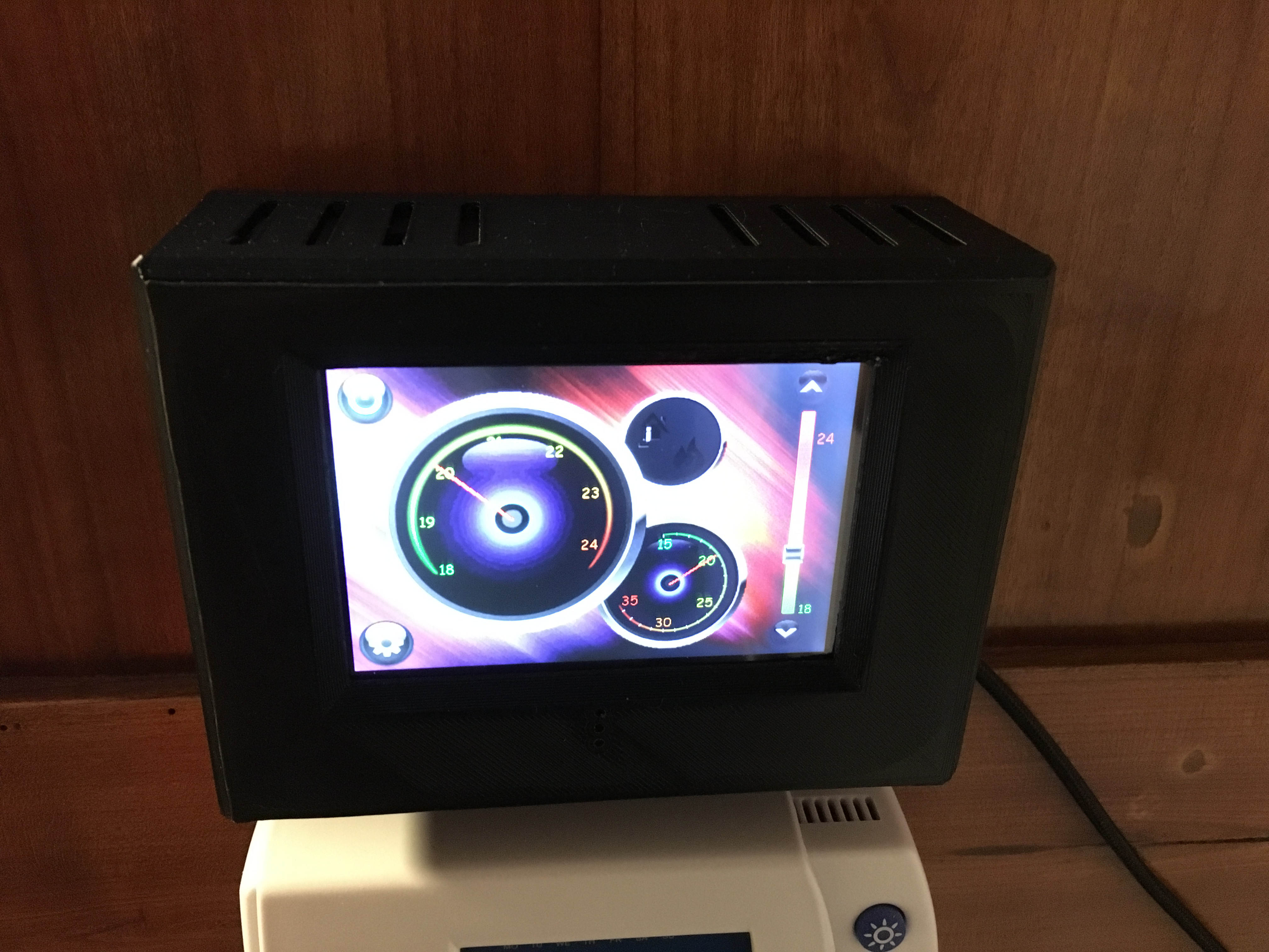 Home automation connectable hysteresis thermostat (ESP based)