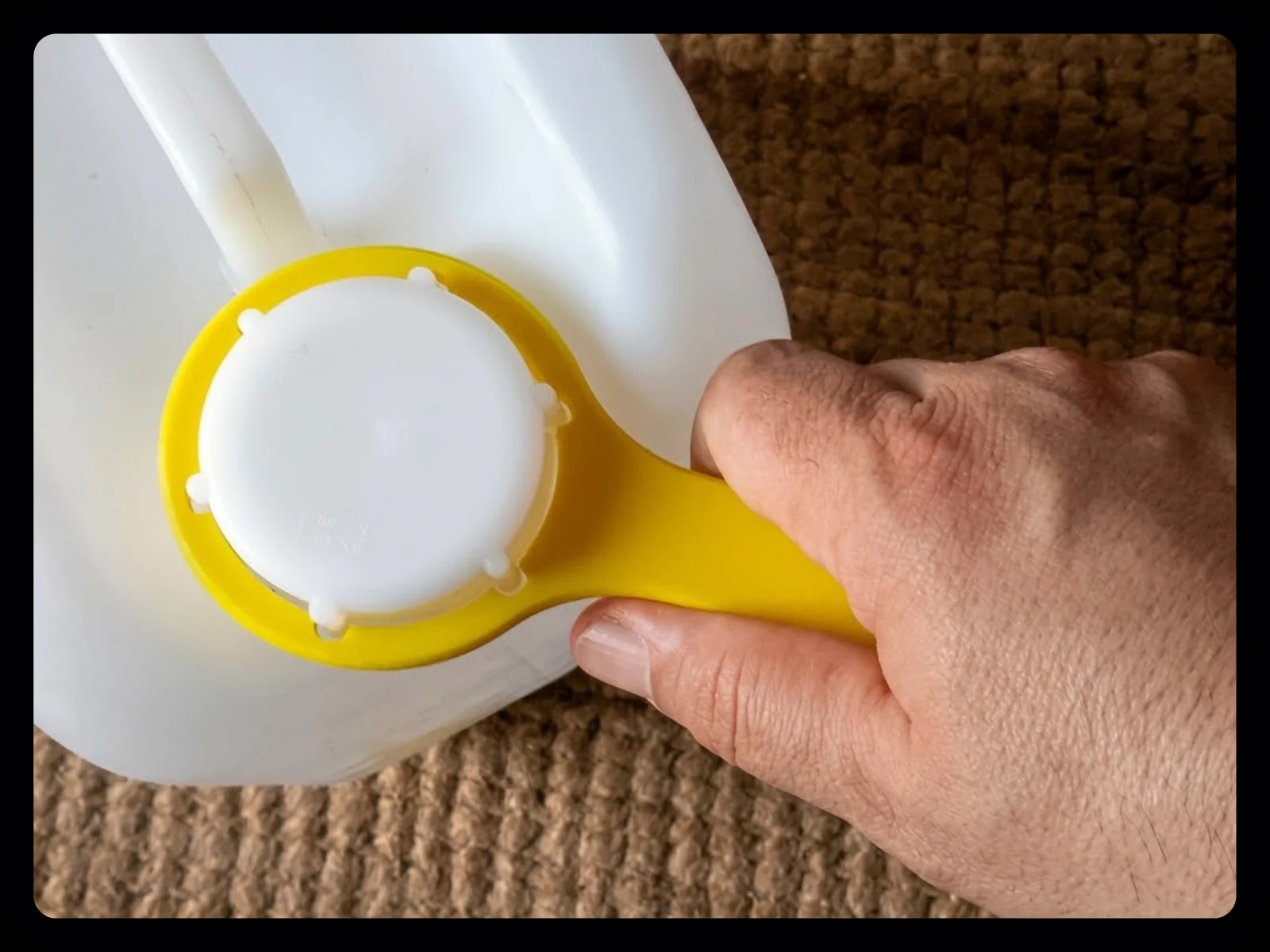 5-litre container lid opener