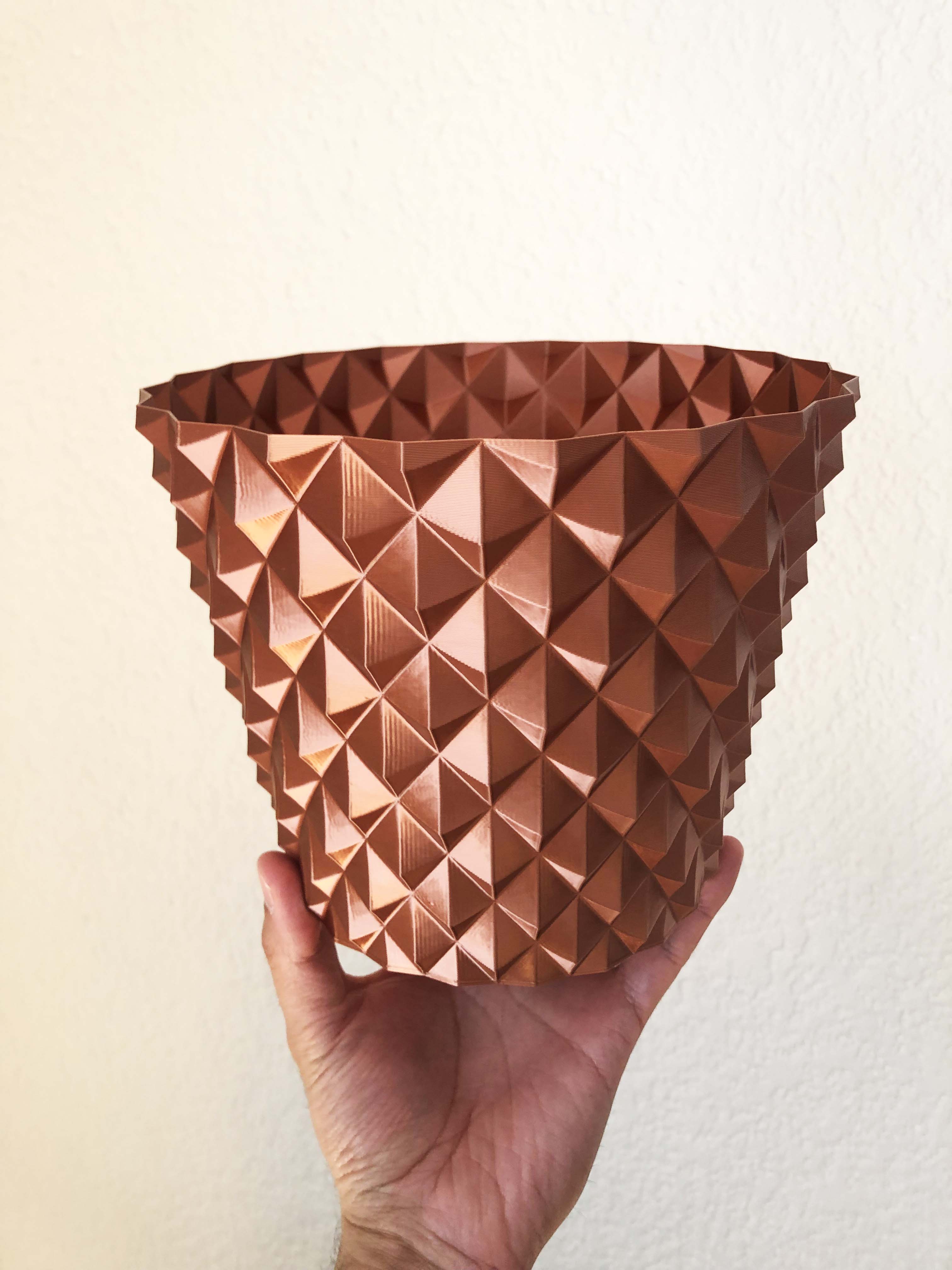 Dragon scales vase