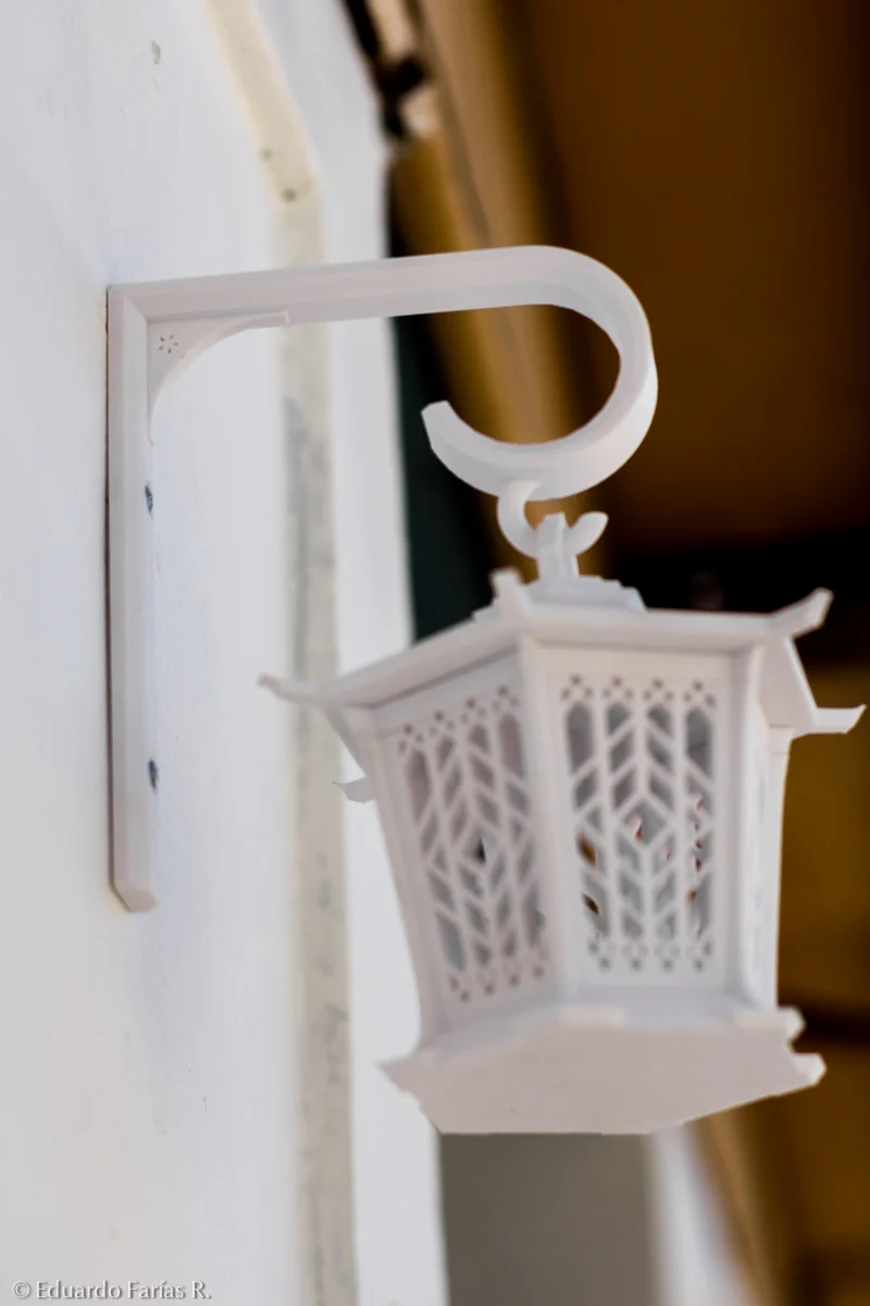 Wall bracket for asian lantern