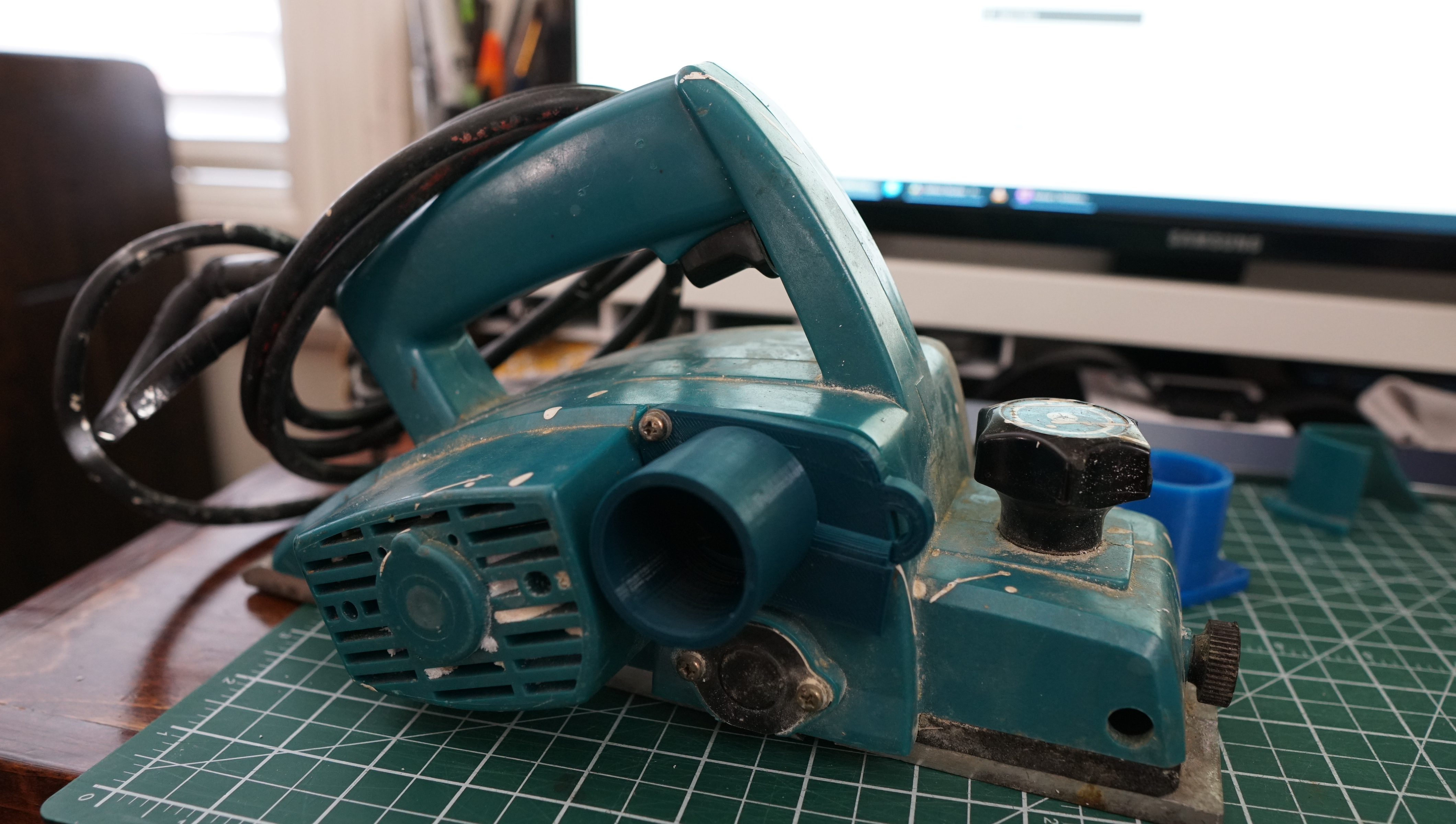 Makita 1900B Power Planer Vacuum Attachment