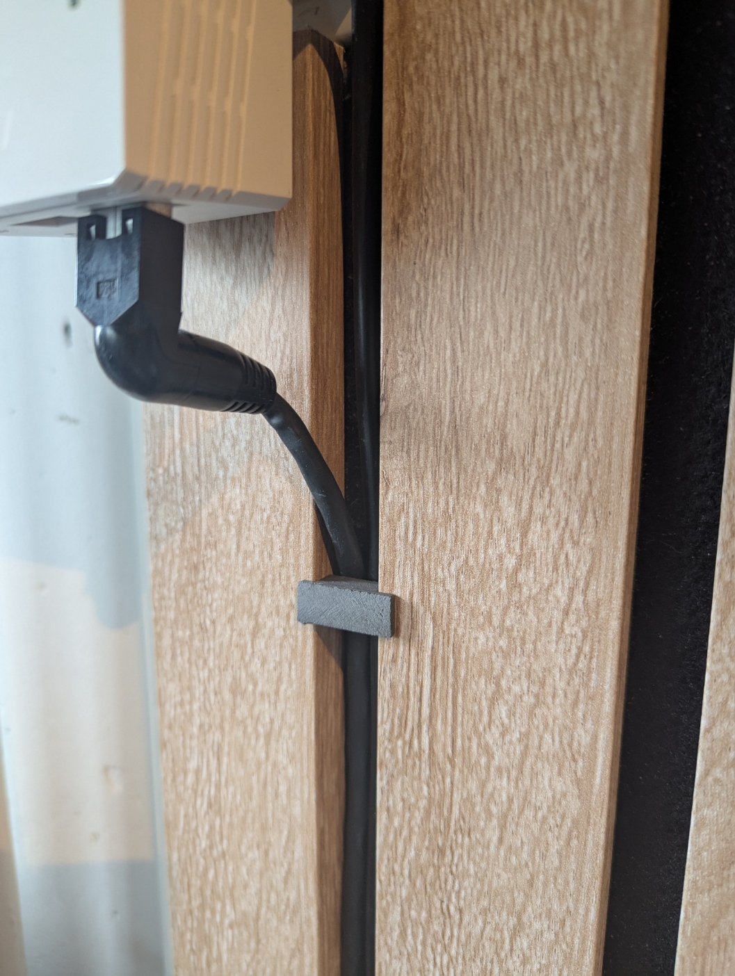 Wallpanel cableclip