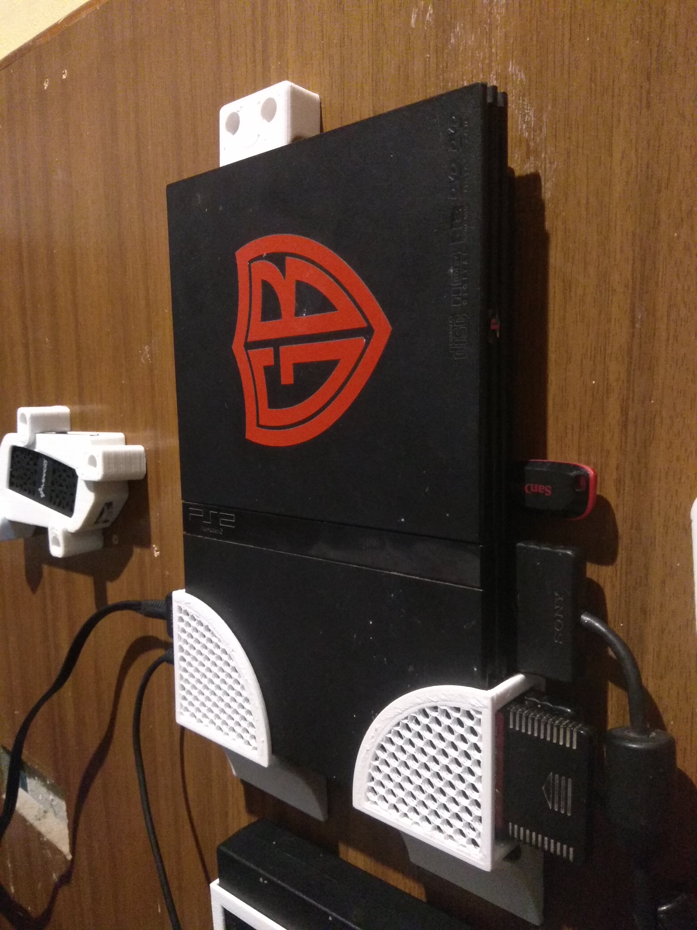 PS2 Slim Wall Mount