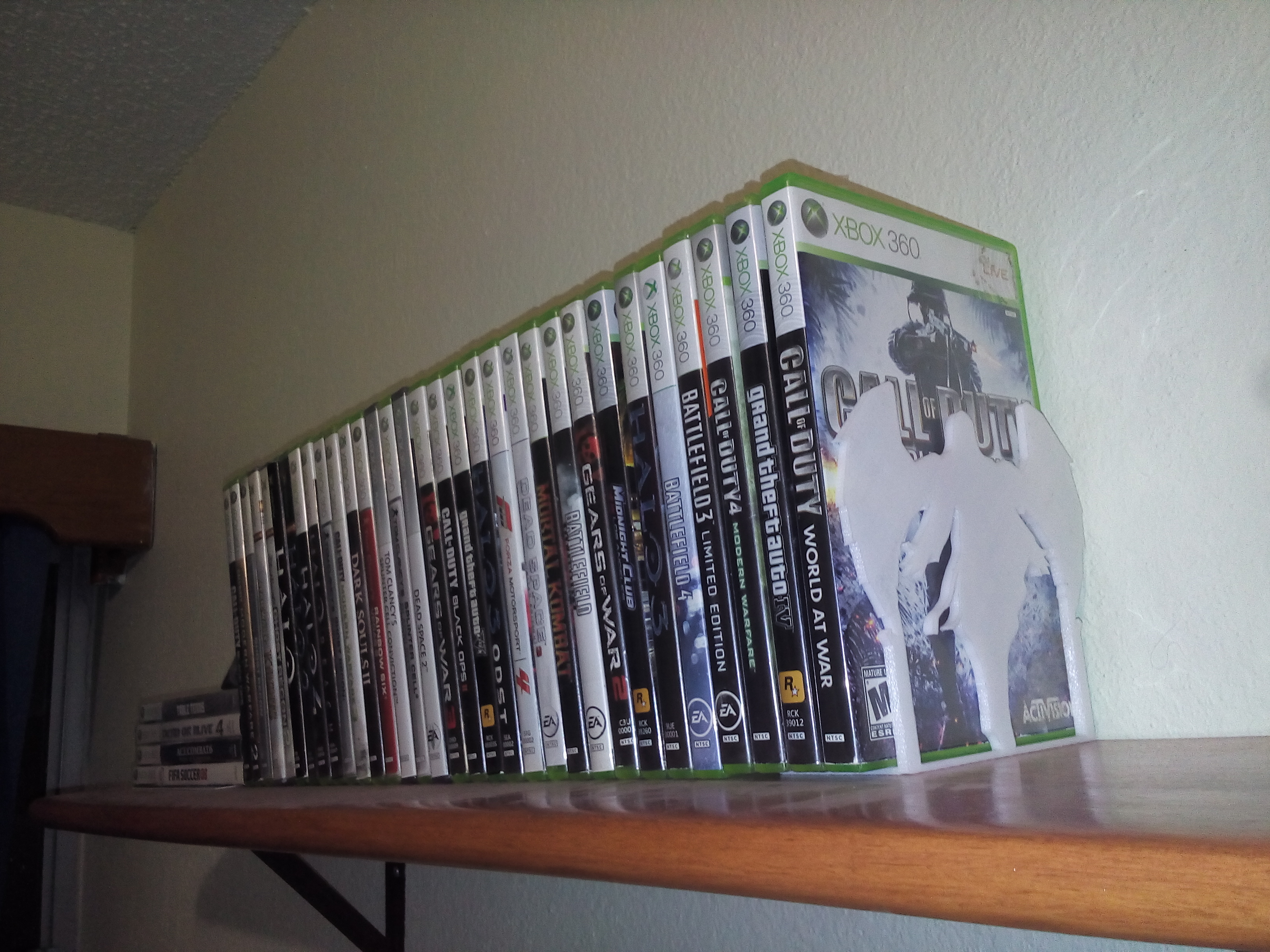 assassins creed(angel) games holder