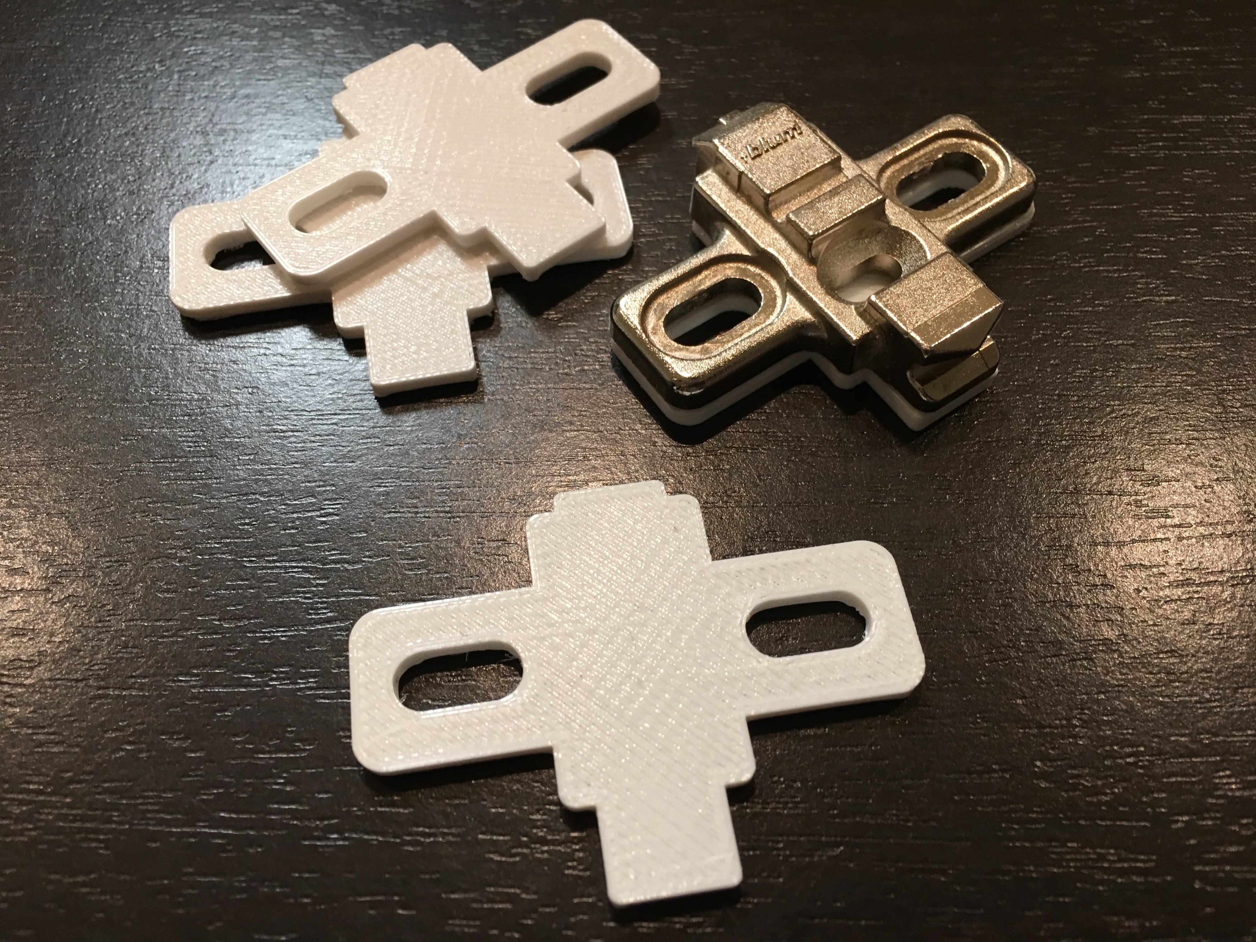 Blum Hinge Spacer (OpenSCAD)