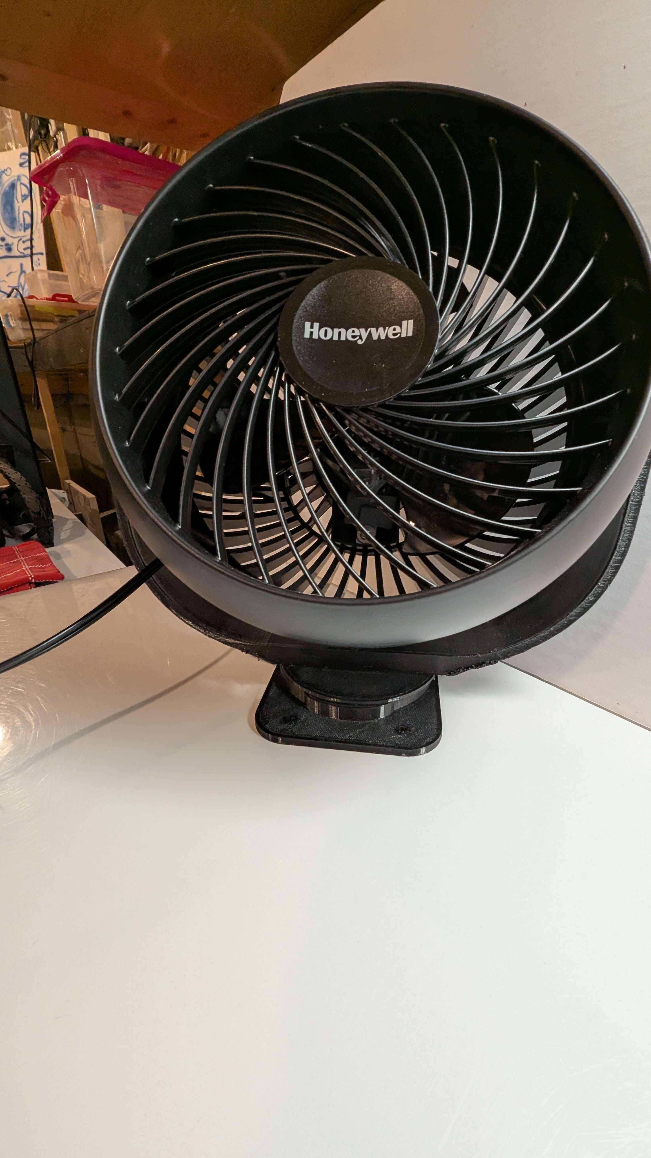 Honeywell TurboForce Fan HT-900 Pivoting Wall Mount