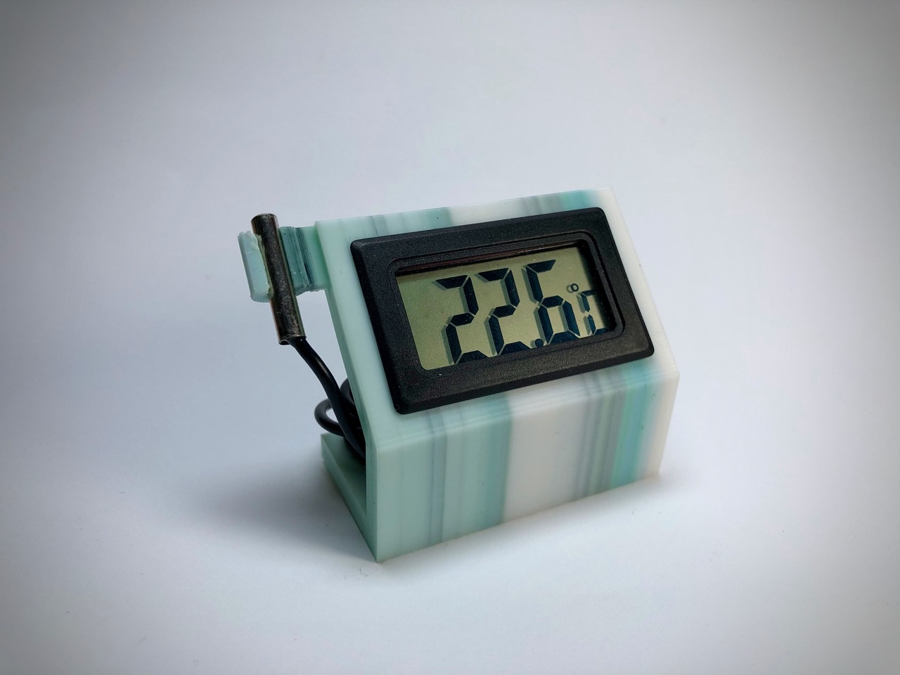 Another thermometer / humidity stand