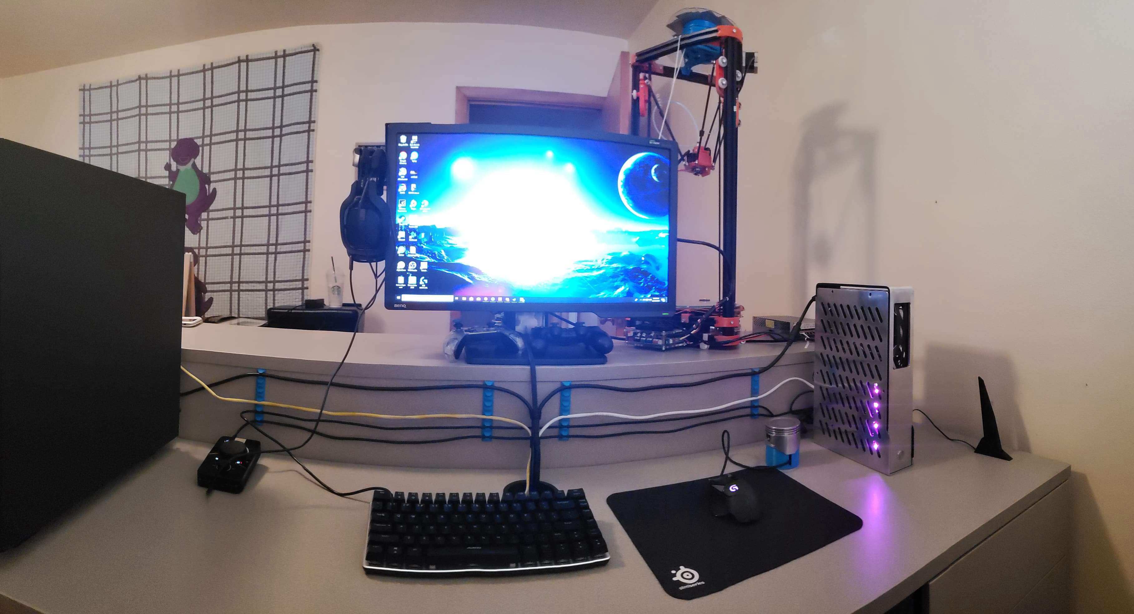 Cable management bar