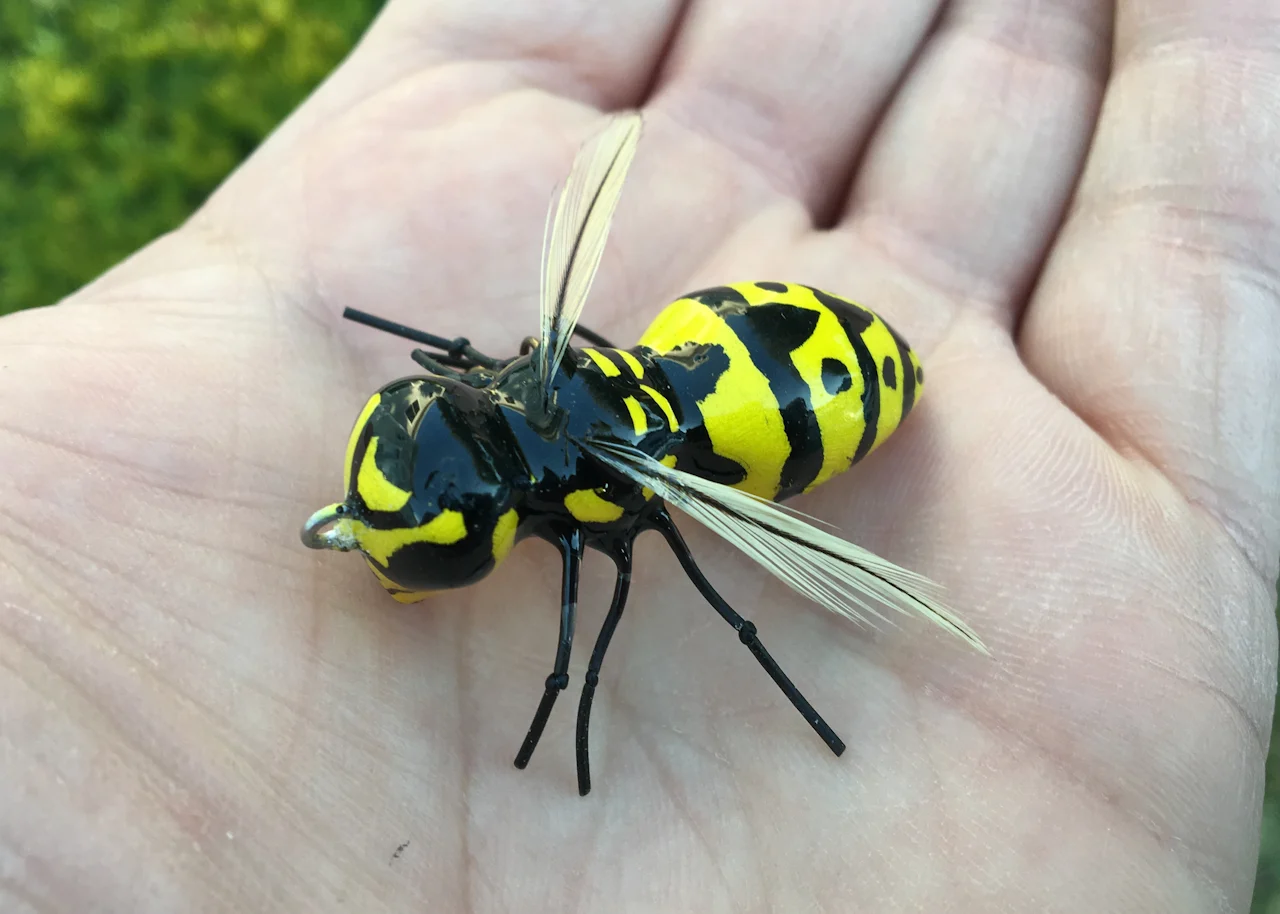 Ultralight Wasp Lure