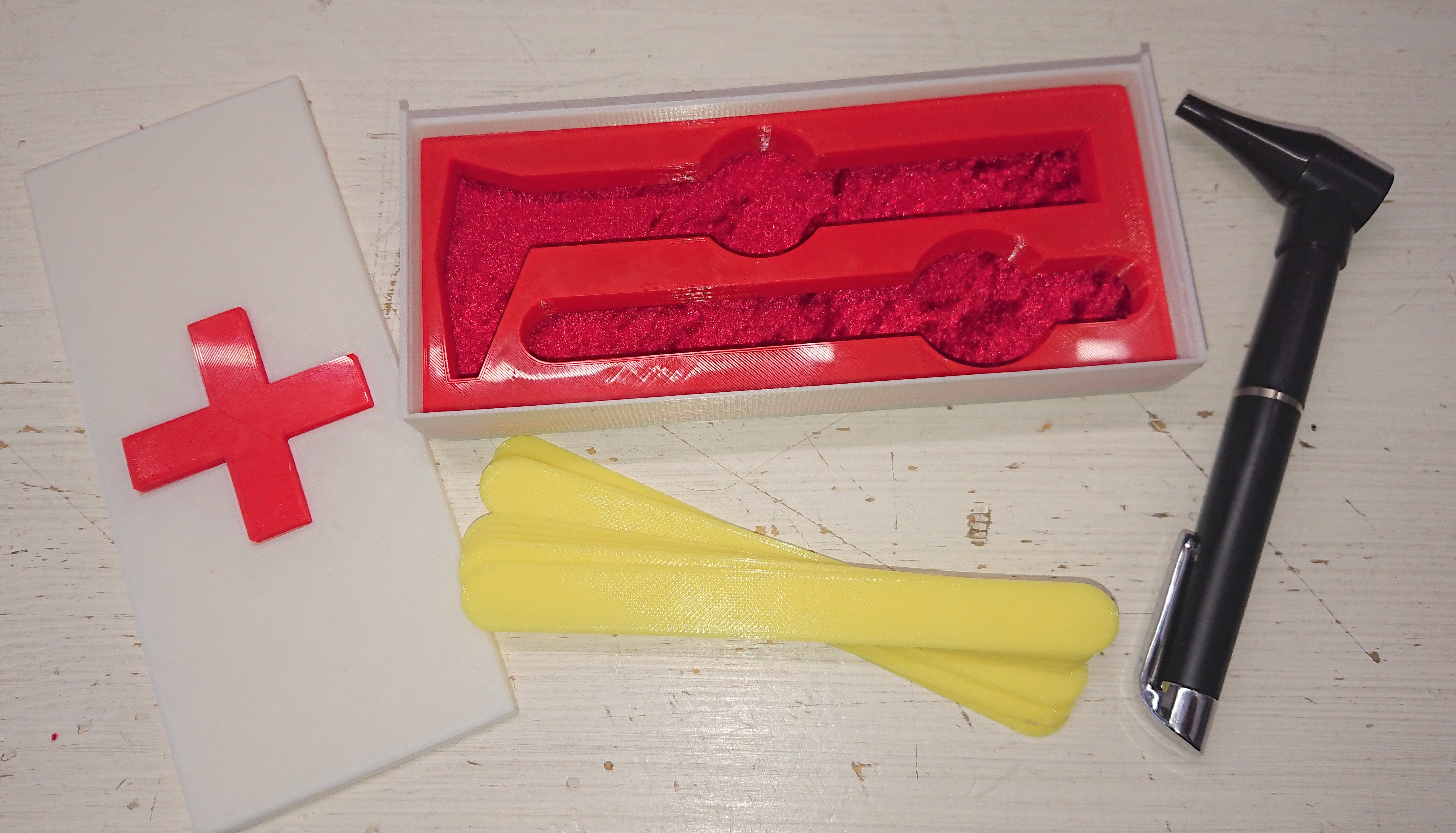 Box fuer Otoskope (Kinderarztkoffer)