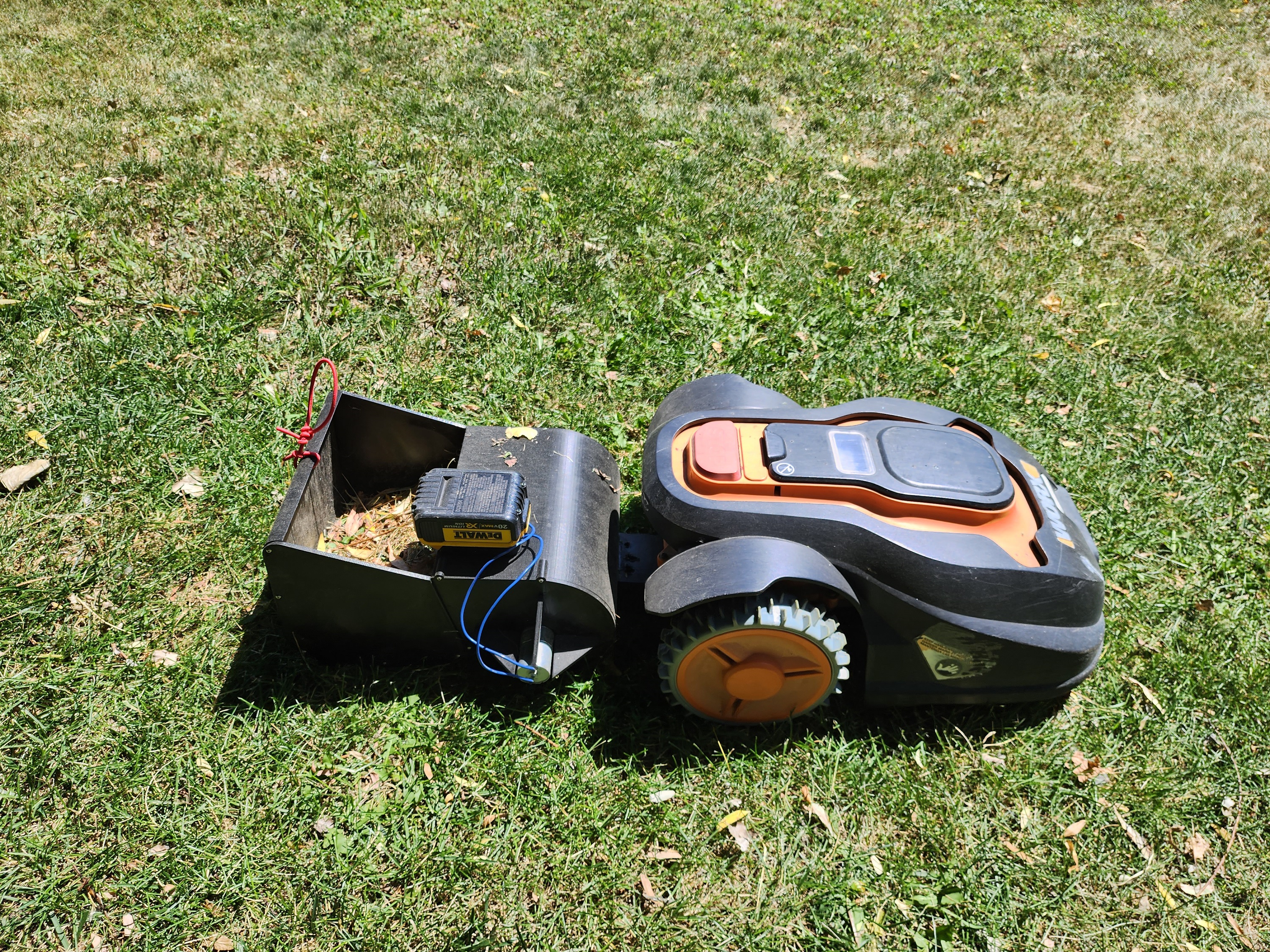 Landroid Leaf Sweeper / Rake