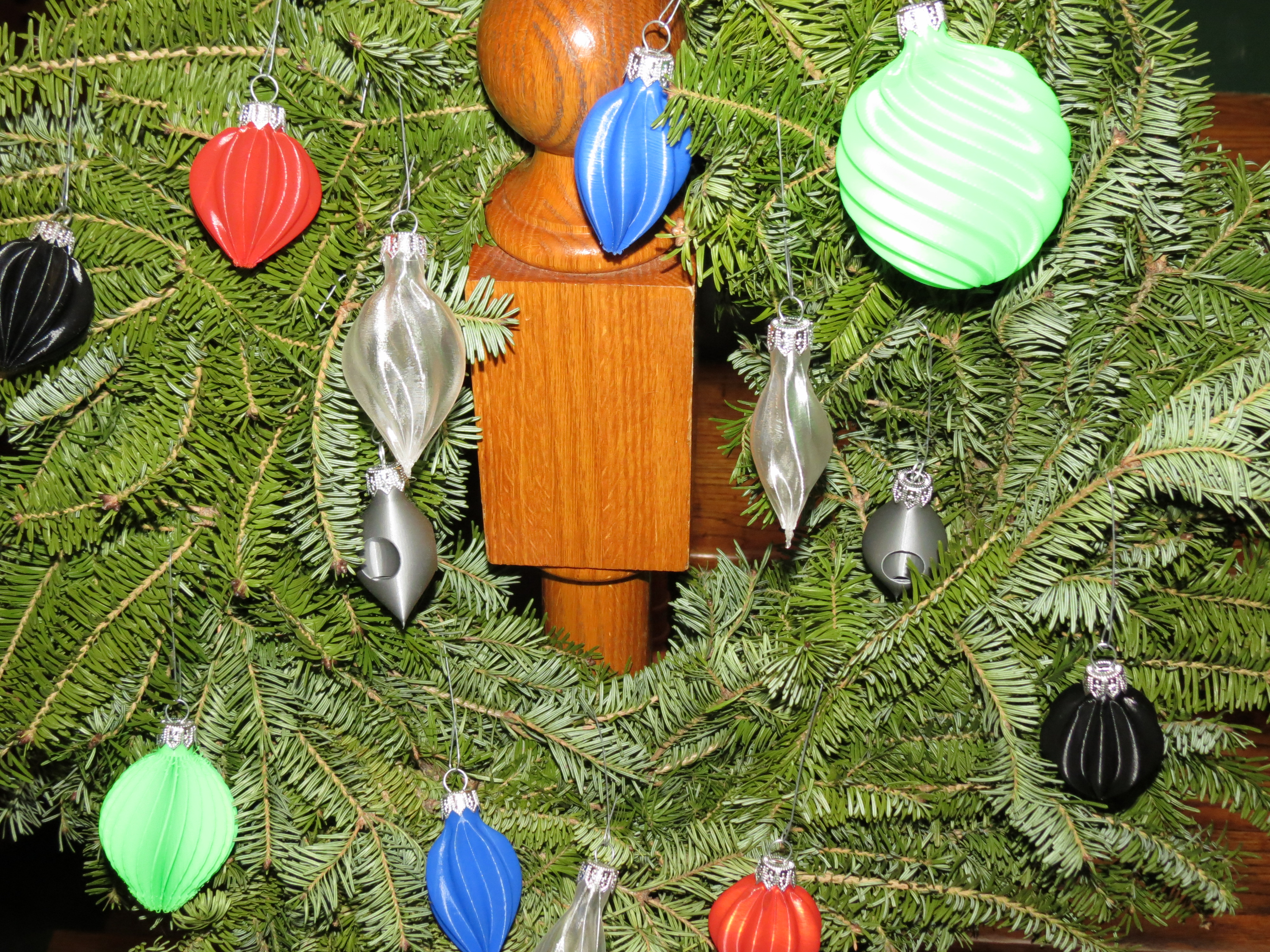 Customizable Ornament (Inspired by Blown Glass)