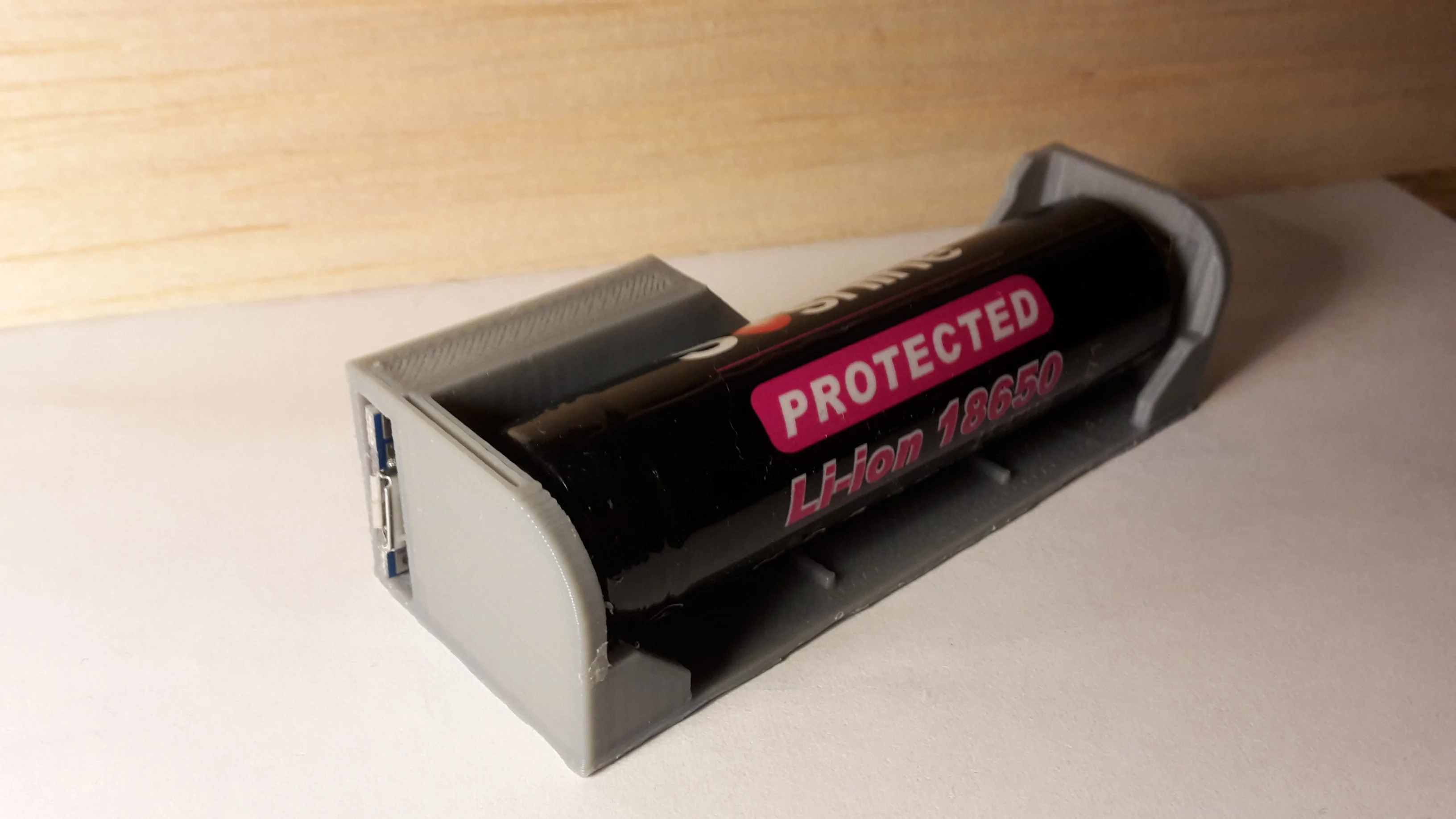 18650 protected chargeur