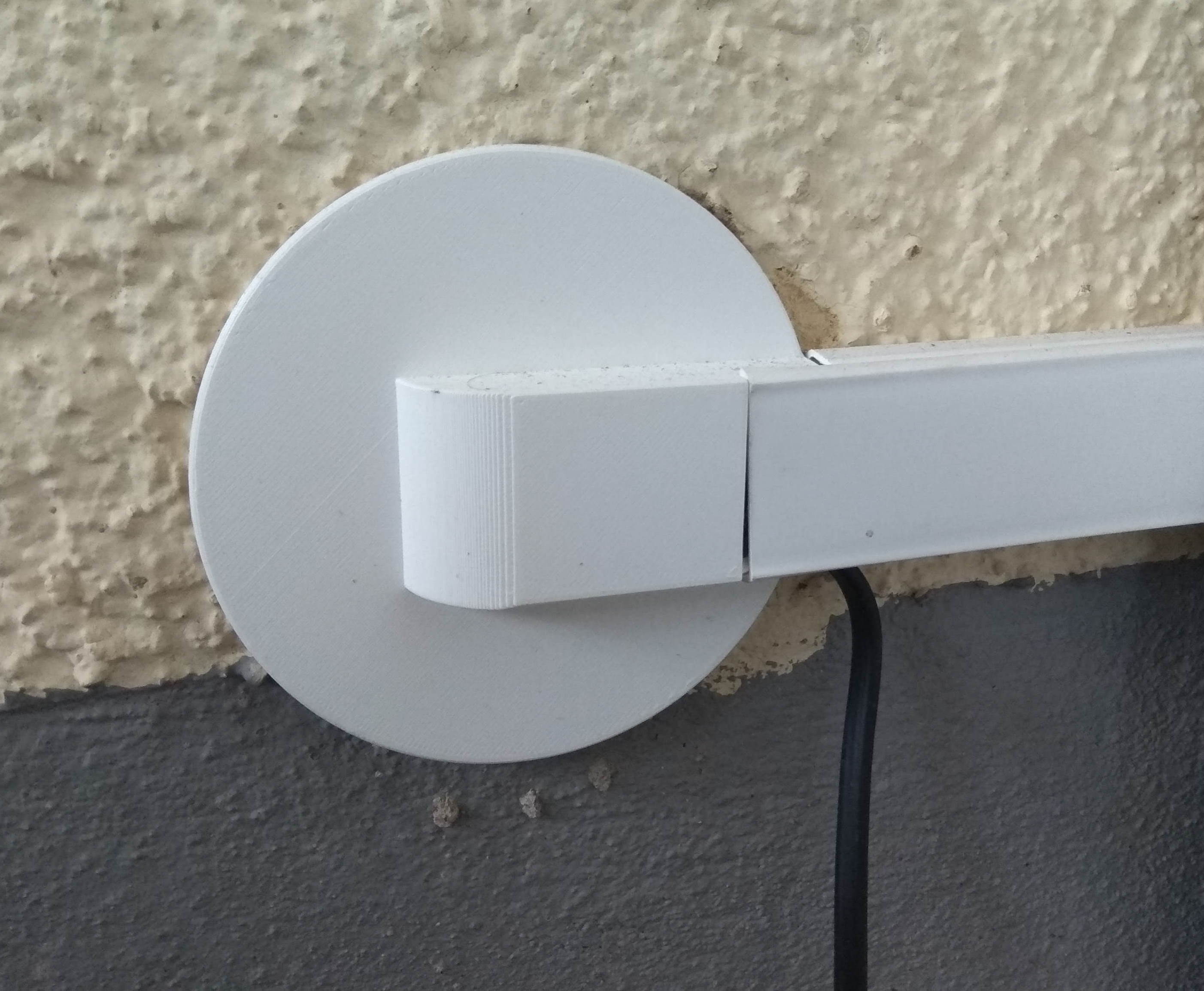 Abdeckung Unterputzdose mit Kabelkanal Adapter