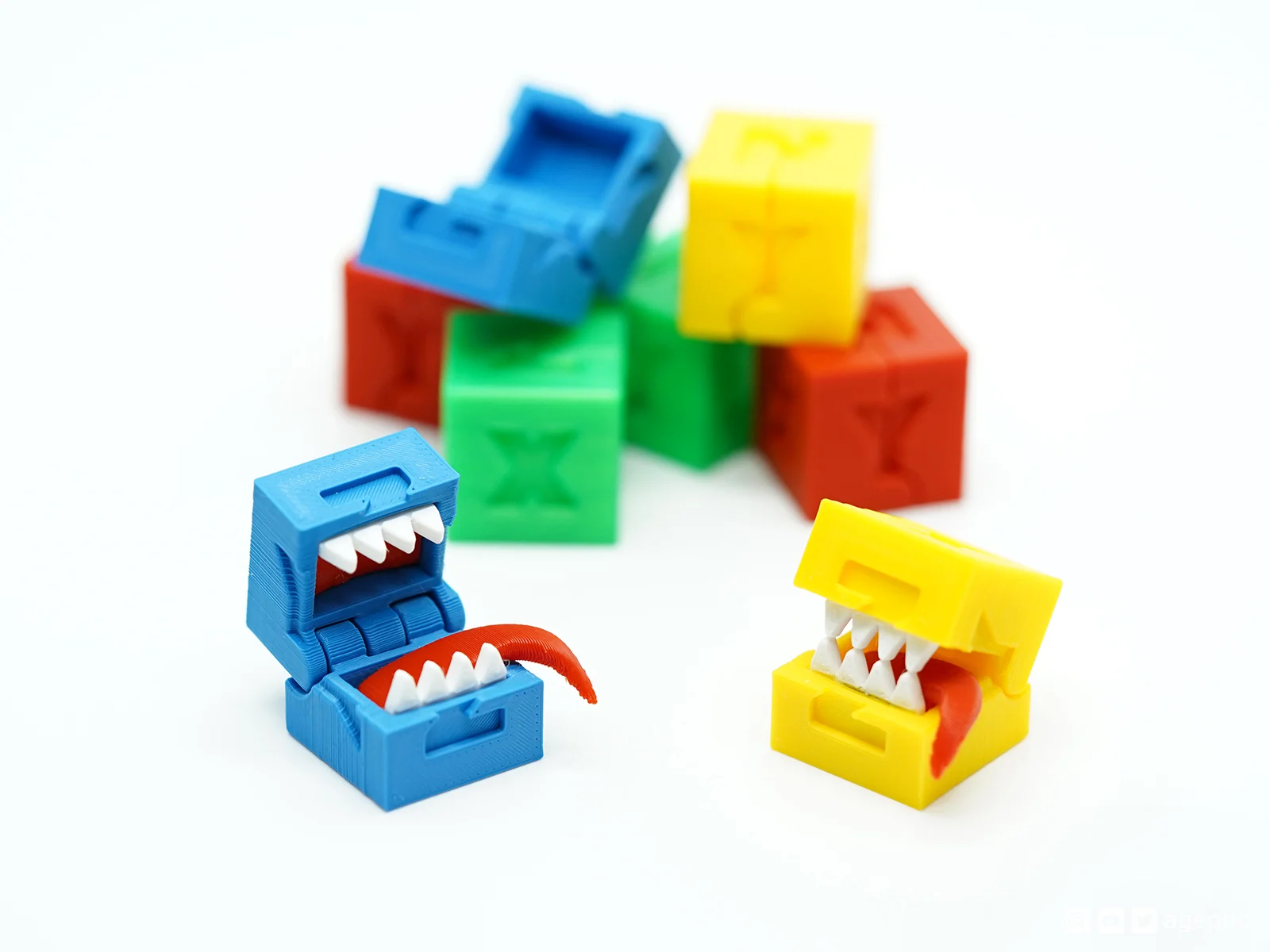 Hinged Calibration Cube Accessories 01