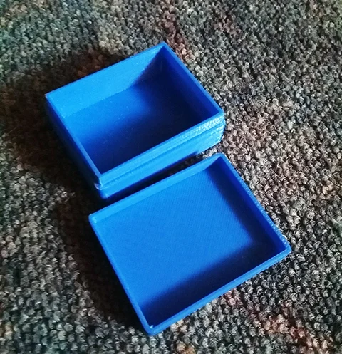 Schachtel zur Aufbewahrung mit steckbaren Deckel (Storage Box with lid)