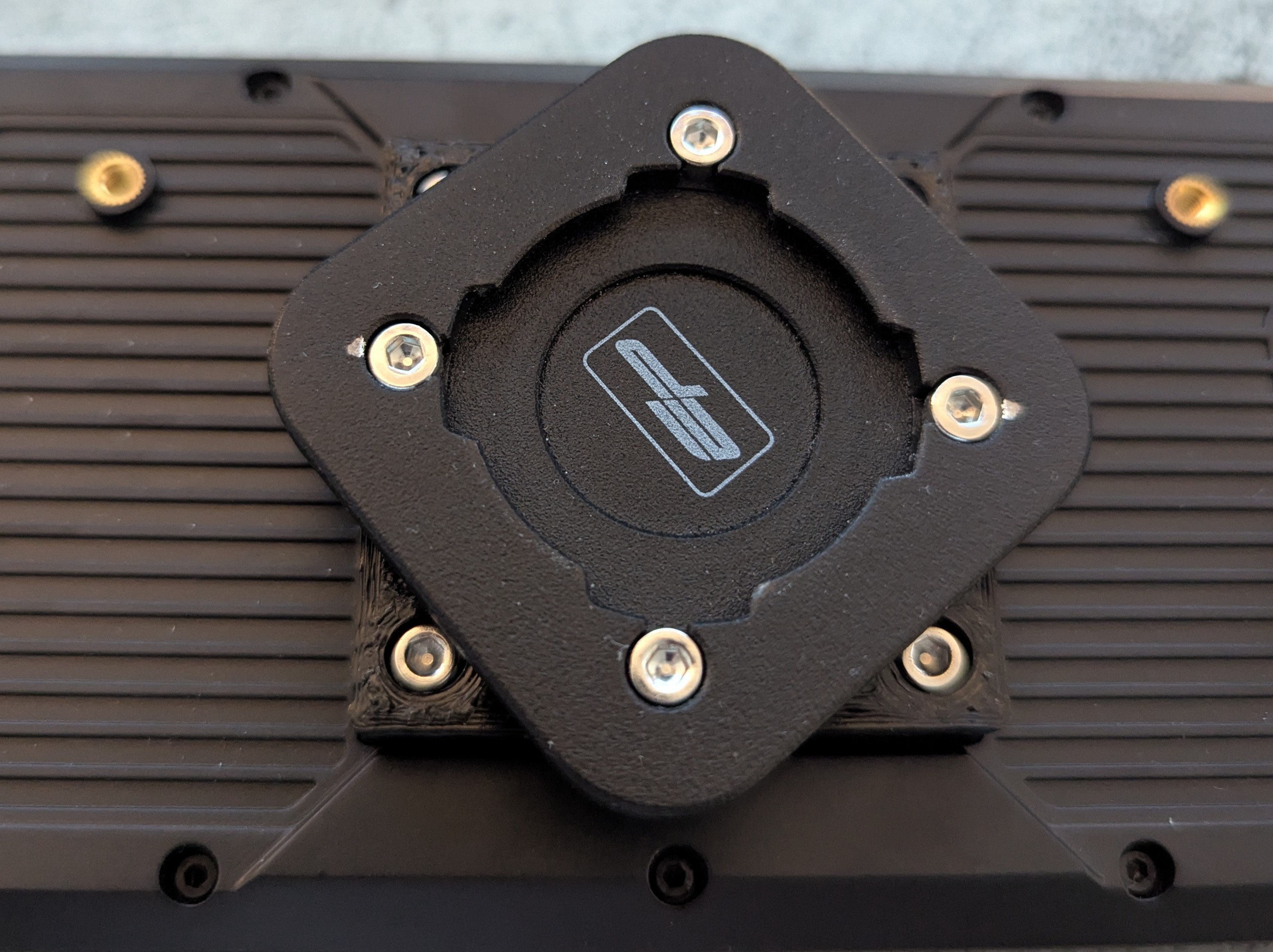 Carpuride W603 to Quadlock (evotech) adapter