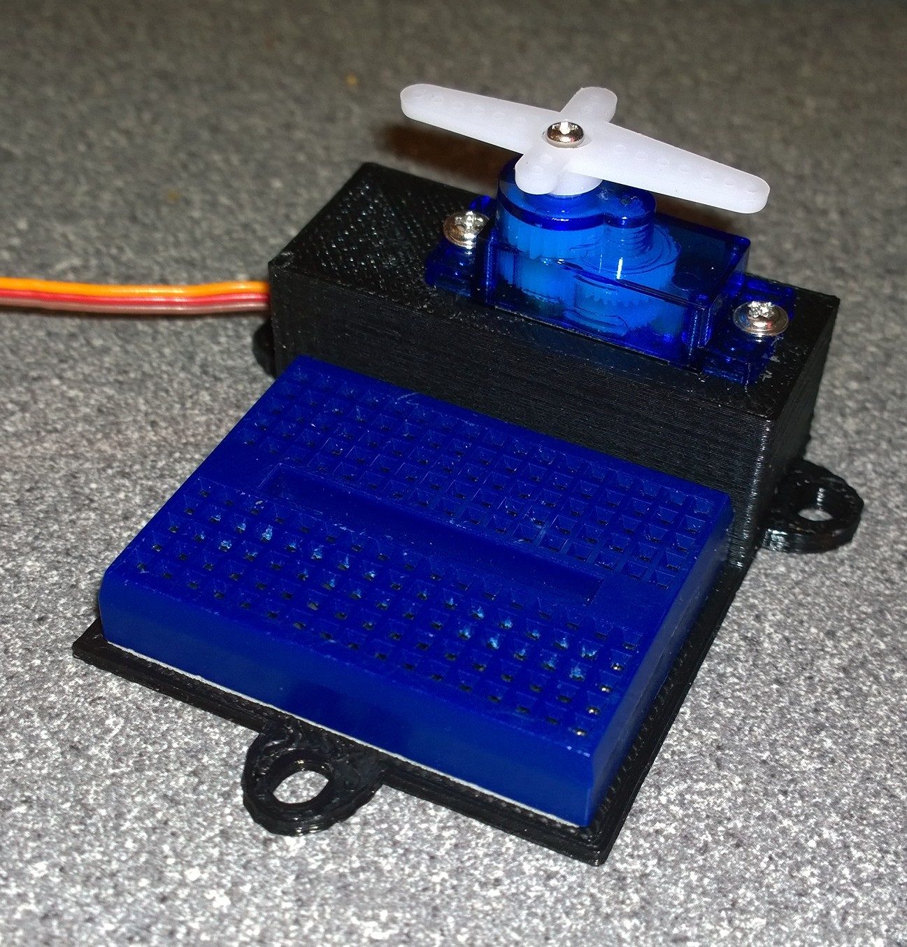 Mountable Base for SG90 Servo and mini breadboard v1.1
