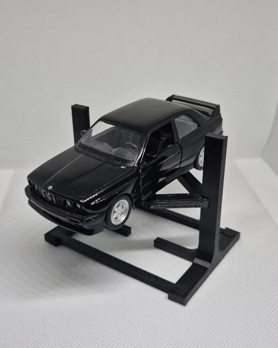 Miniature Car Lift – Because Your Toy Cars Deserve Workplace Hazards Too