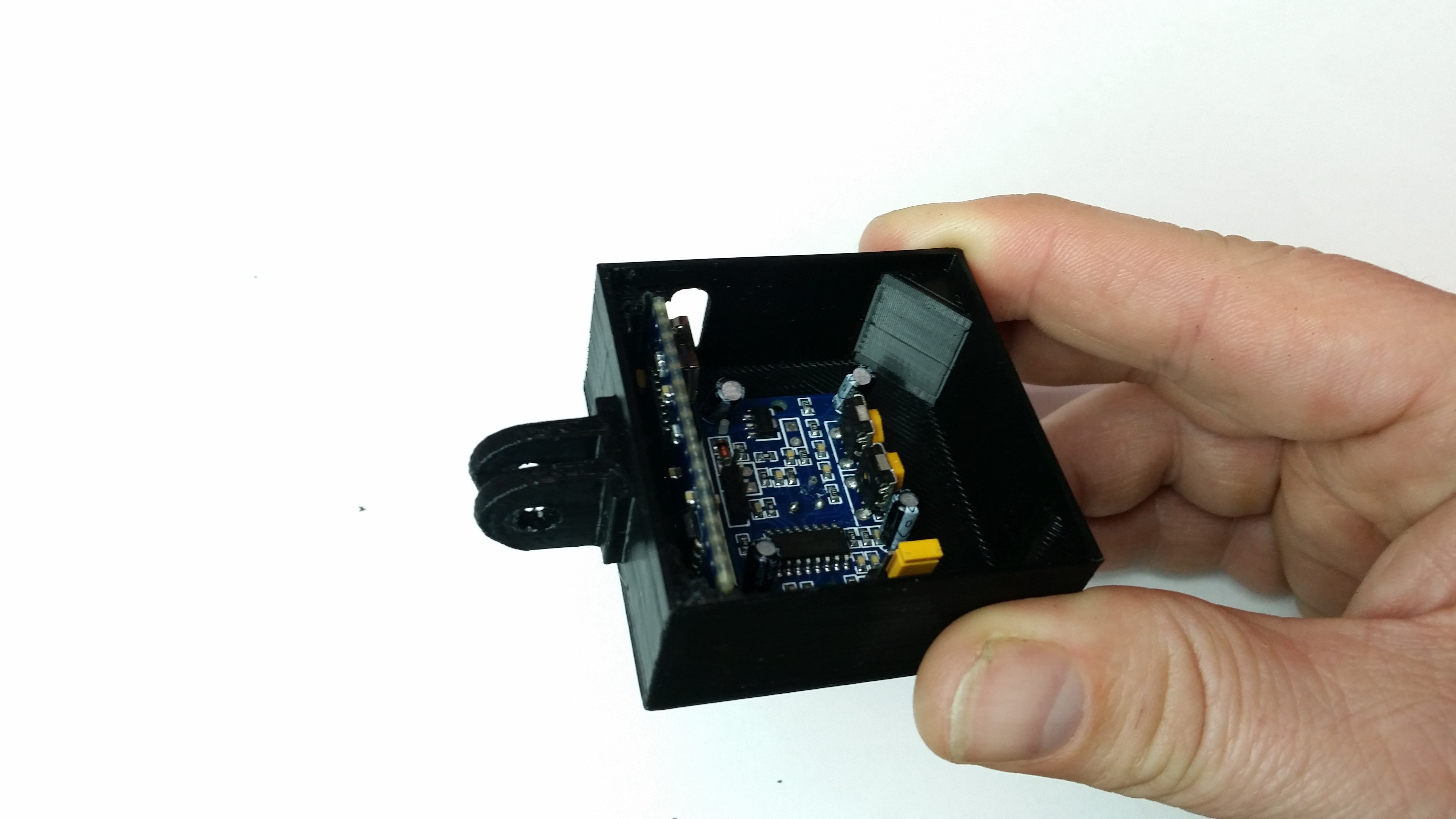Movement sensor with PIR and Arduino in a GoPro mount compatible housing
