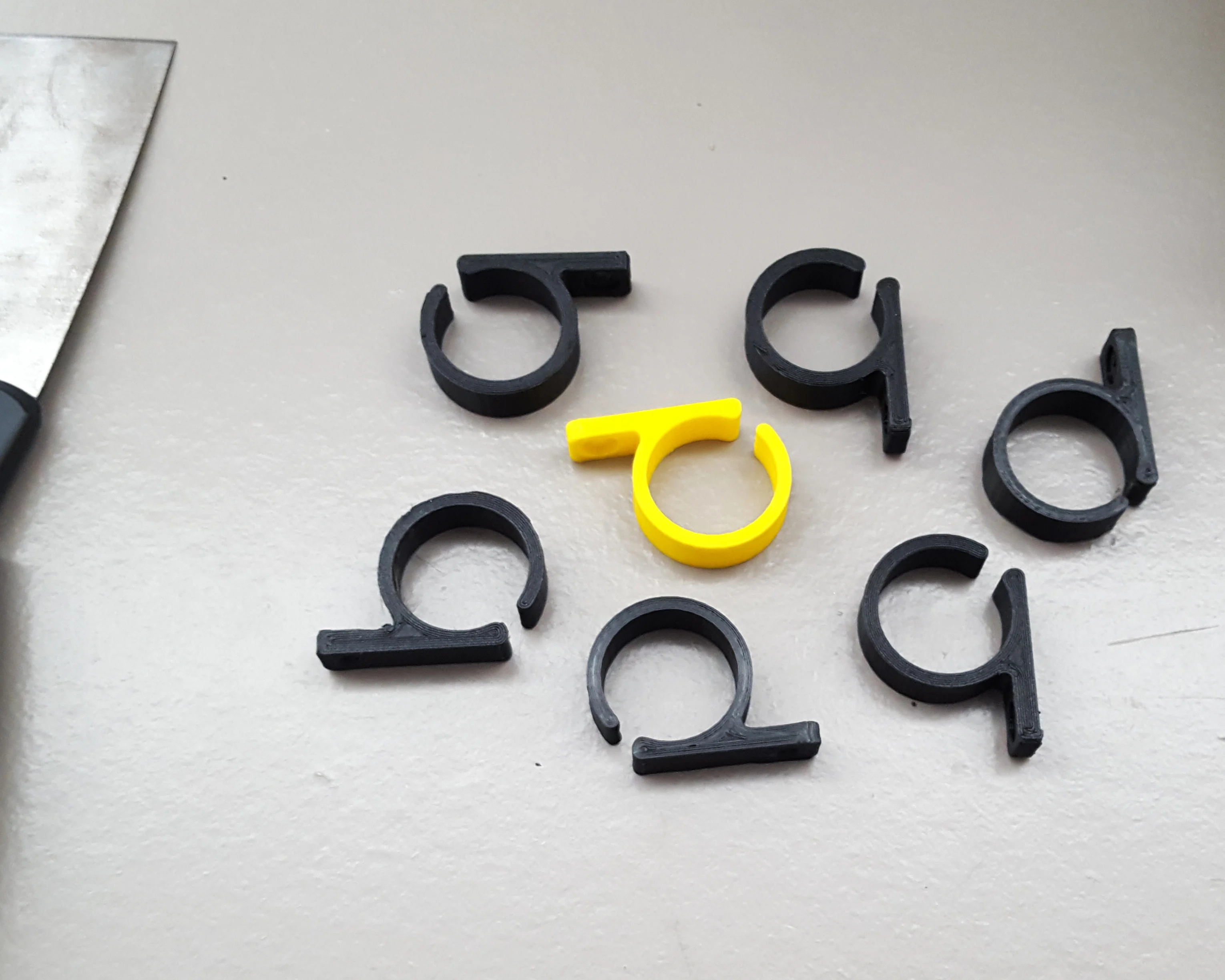 Single Screw Flexible Cable Clip