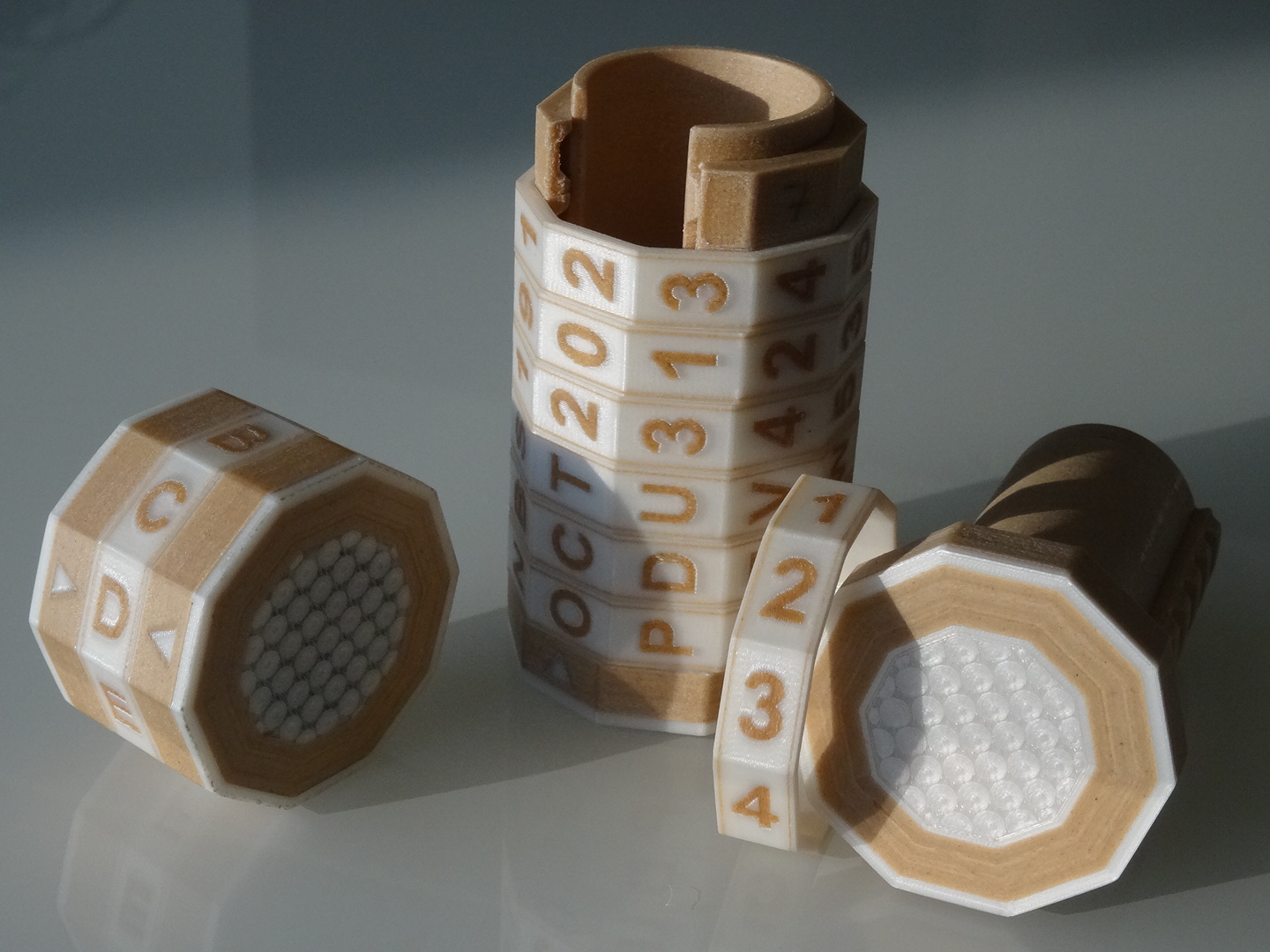 Pretty woods - Programmable Cryptex