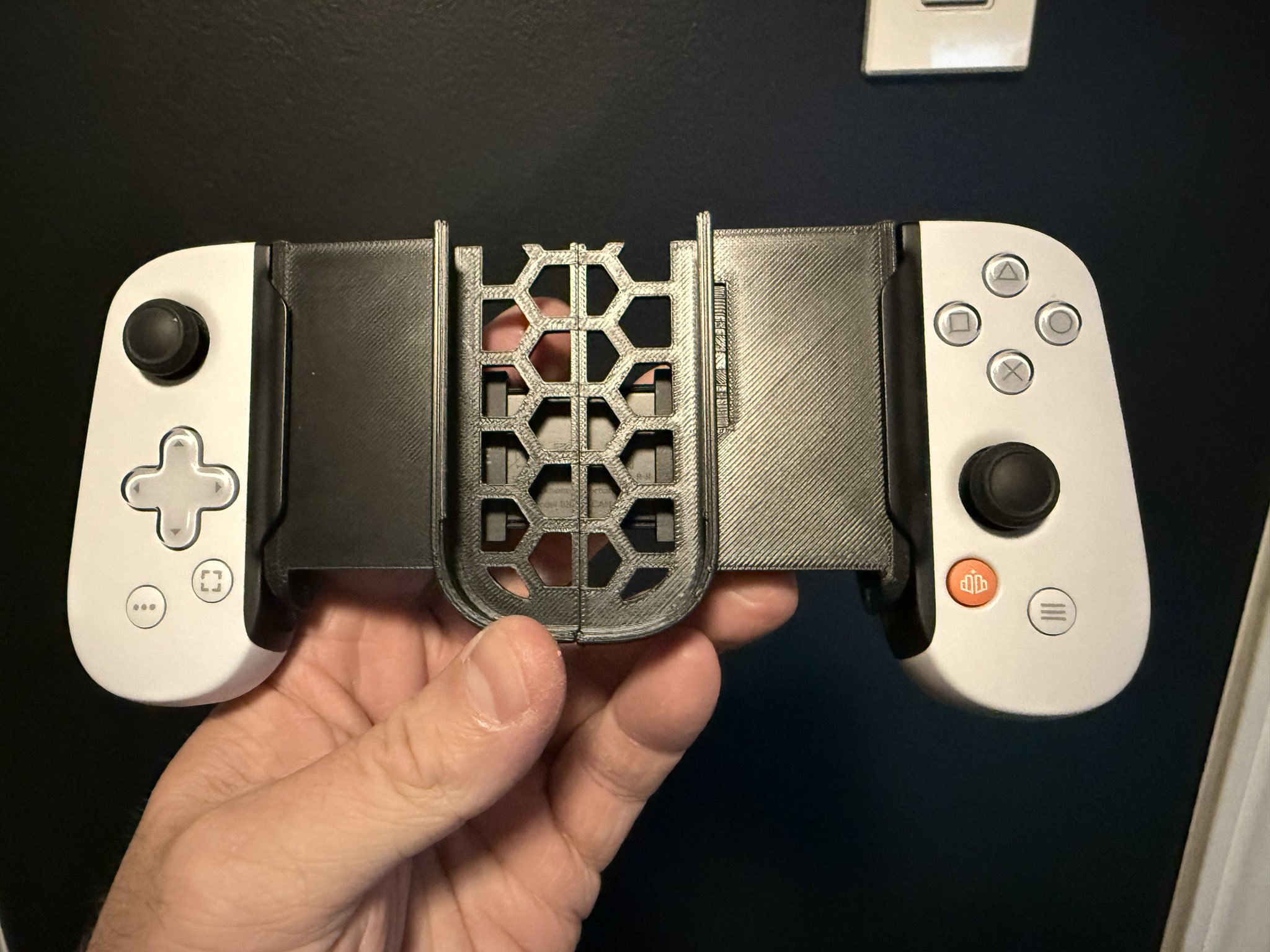 Backbone V2 iPhone 16 Pro Max - Tate Mount