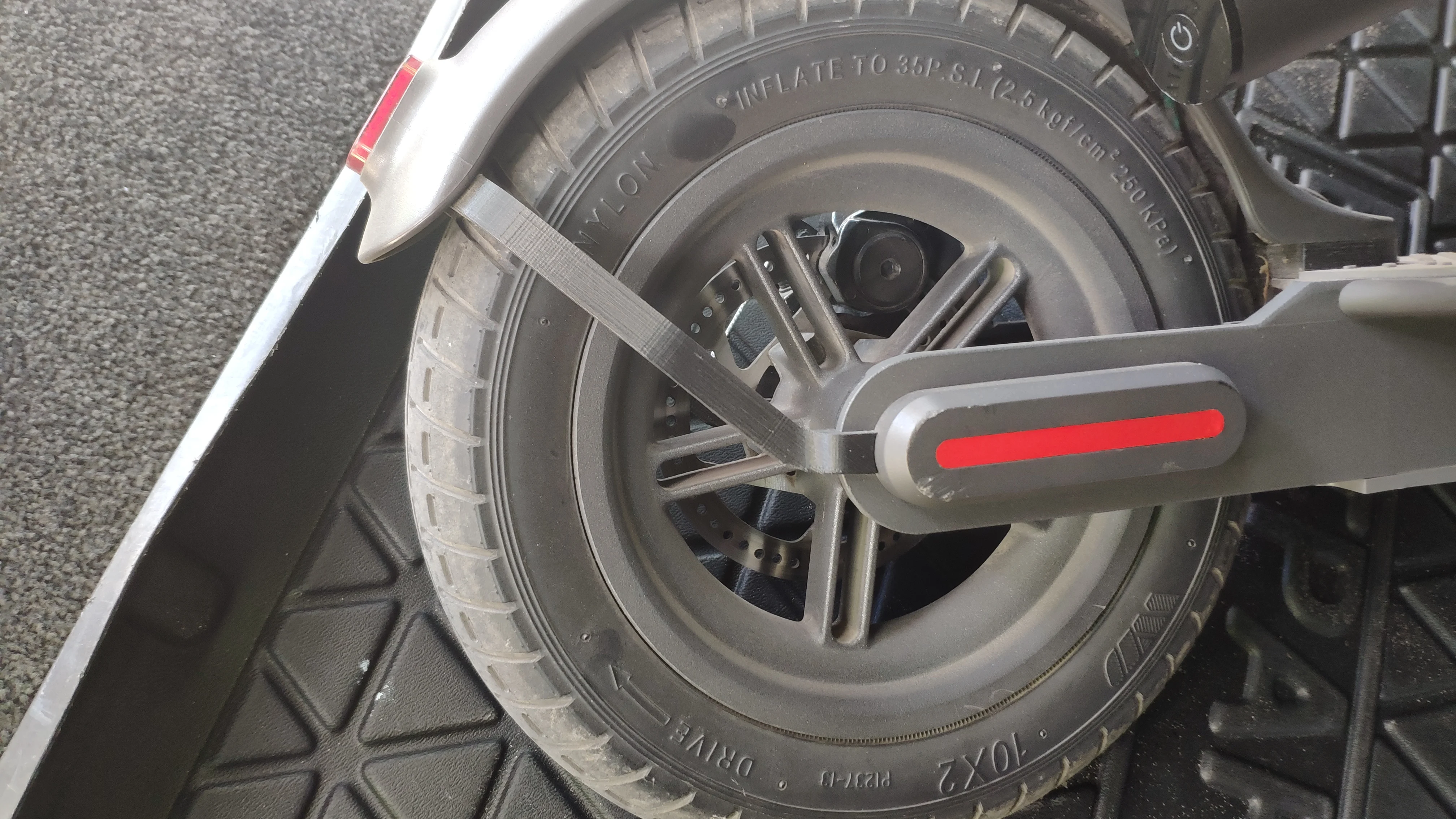 m365 mudguard bracket for 10inch wheels