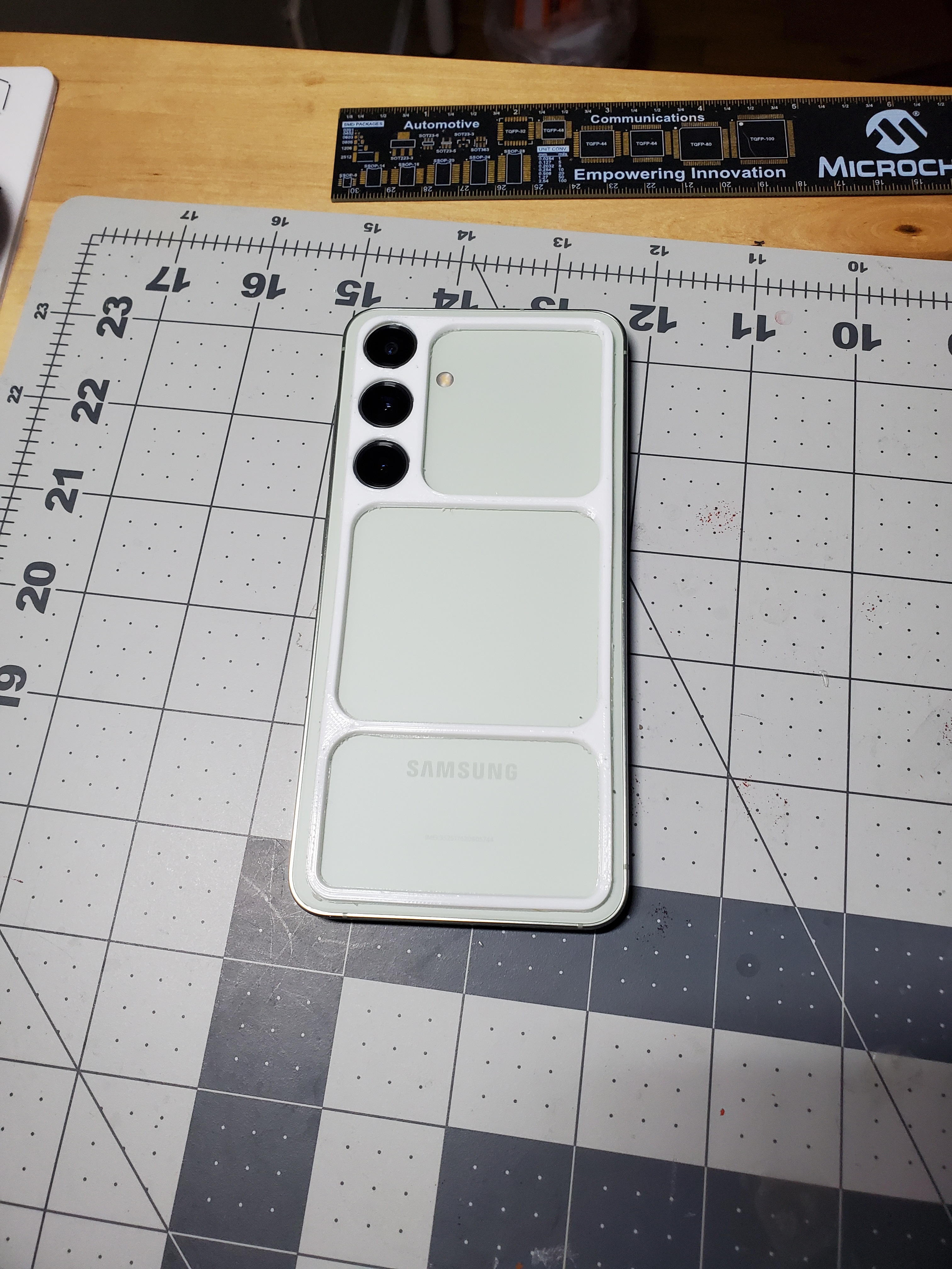 Samsung S24 Back Leveling Feet, Camera Protector