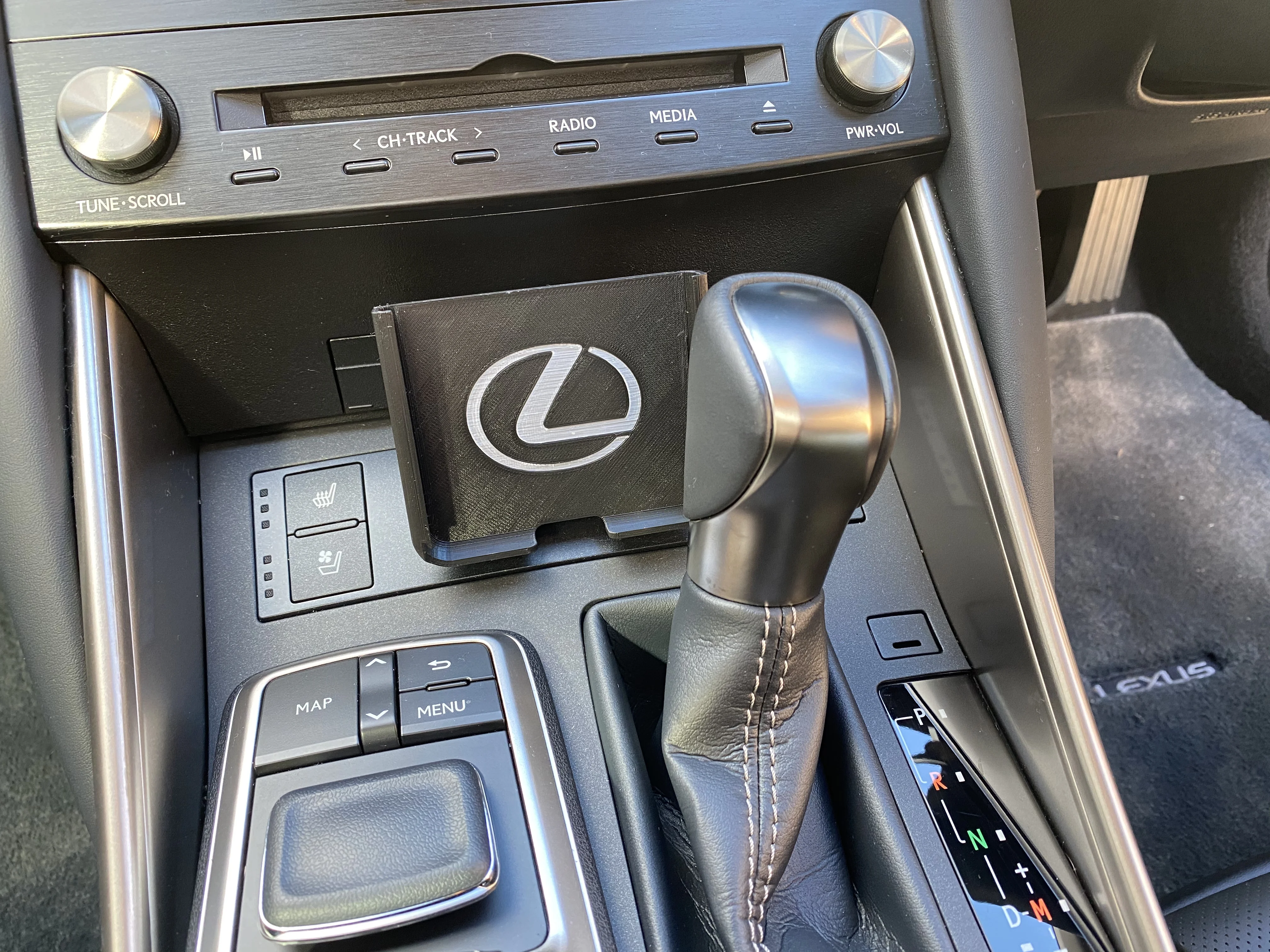 iPhone 11 Pro Max holder/mount for Lexus IS 300 (XE30, 2013+)