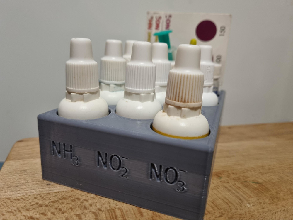 Aquarium test kit organizer (Zoolek)