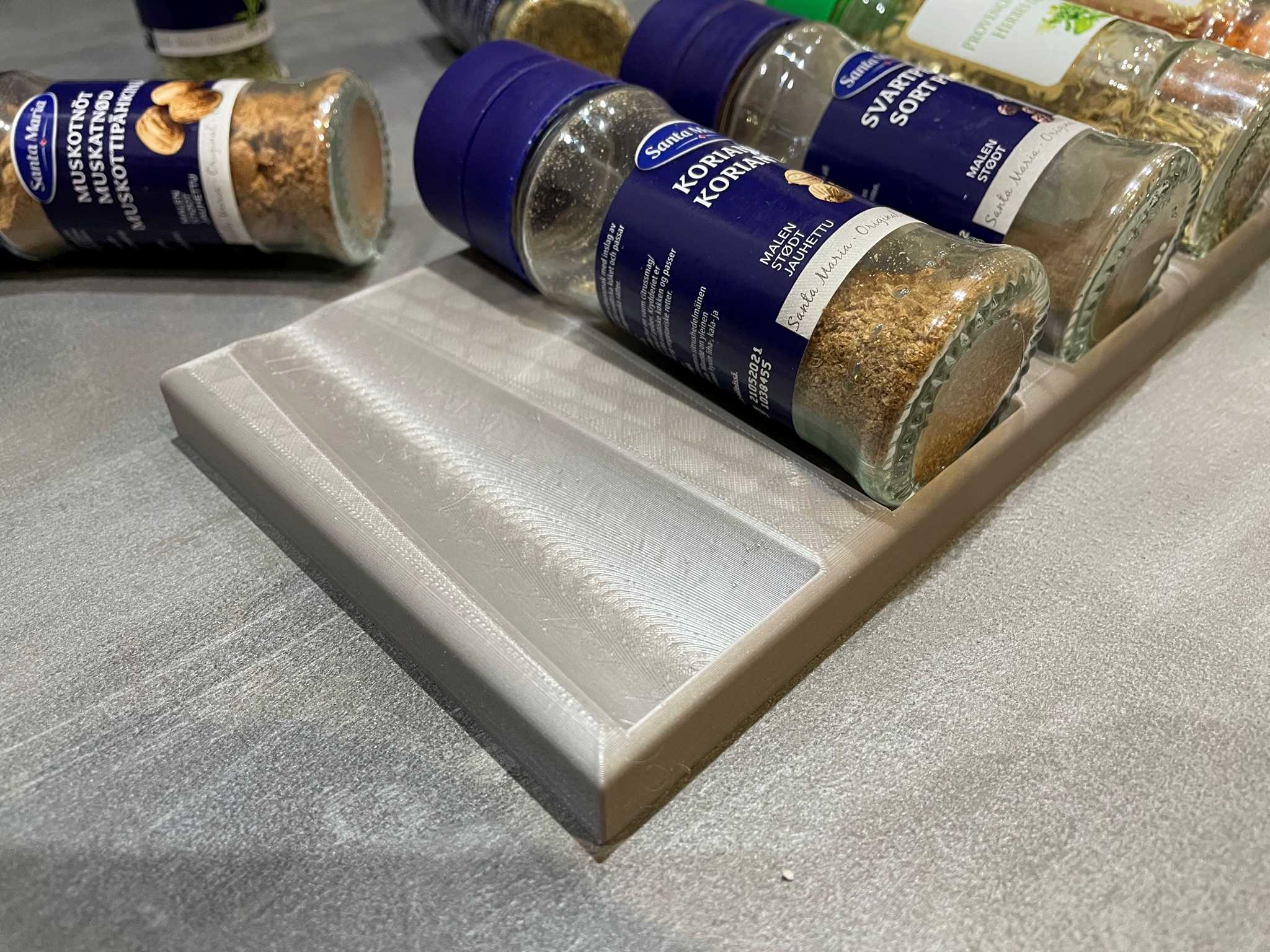 Modular condiments tray for drawers