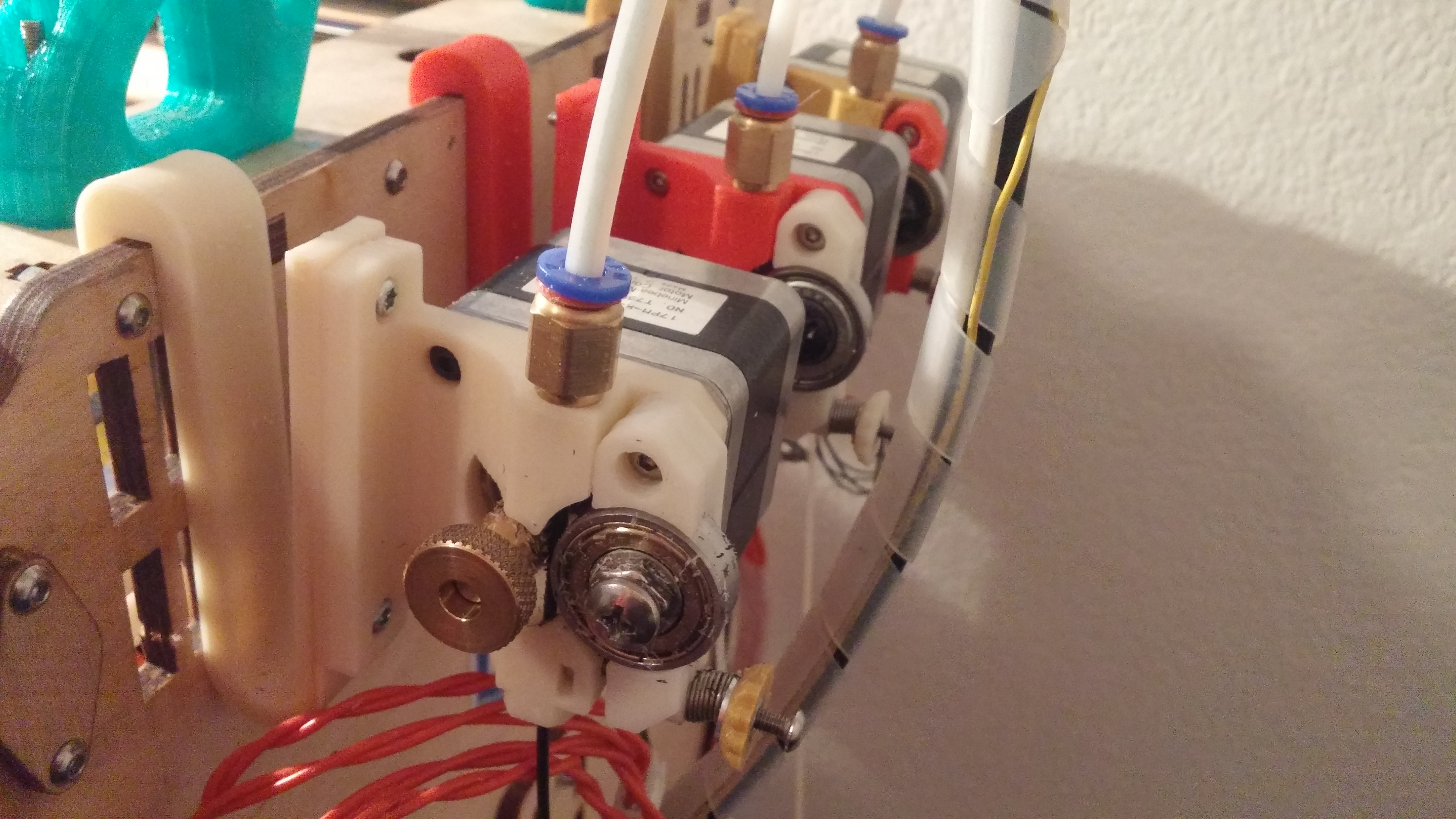 Compact Bowden Extruder adjusted for Tatsu drive gear and ultimaker frame